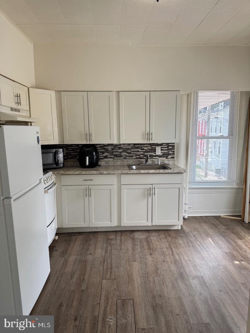 668 E MARKET STREET 3
