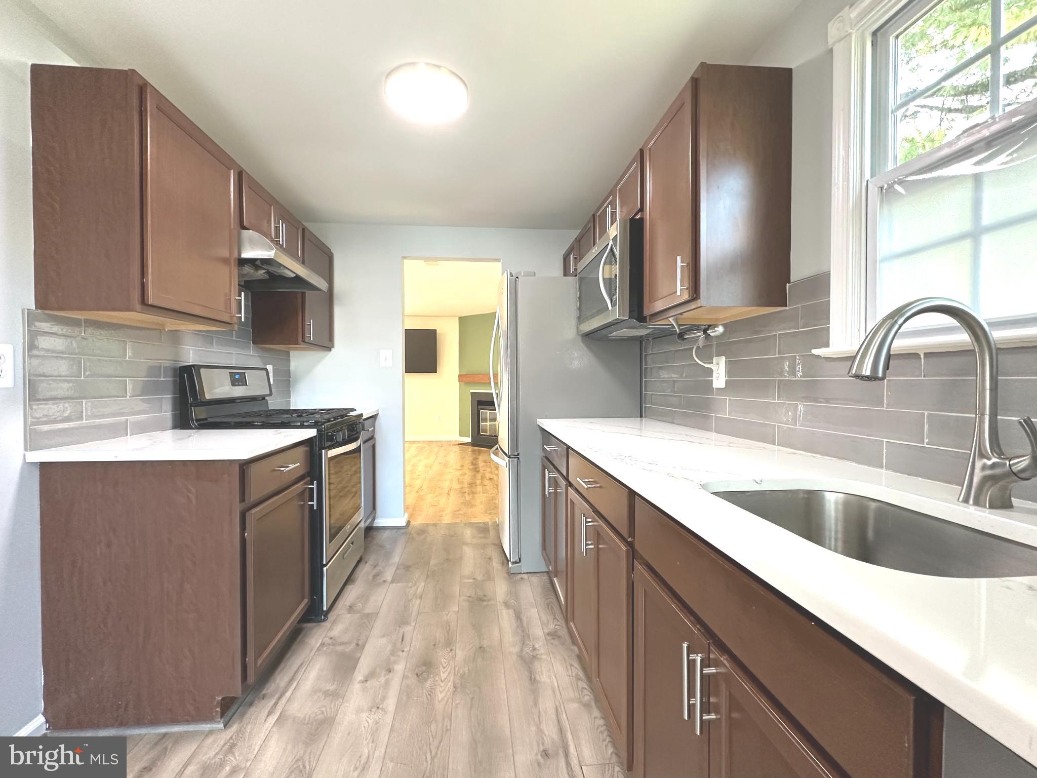5932 GRISBY HOUSE