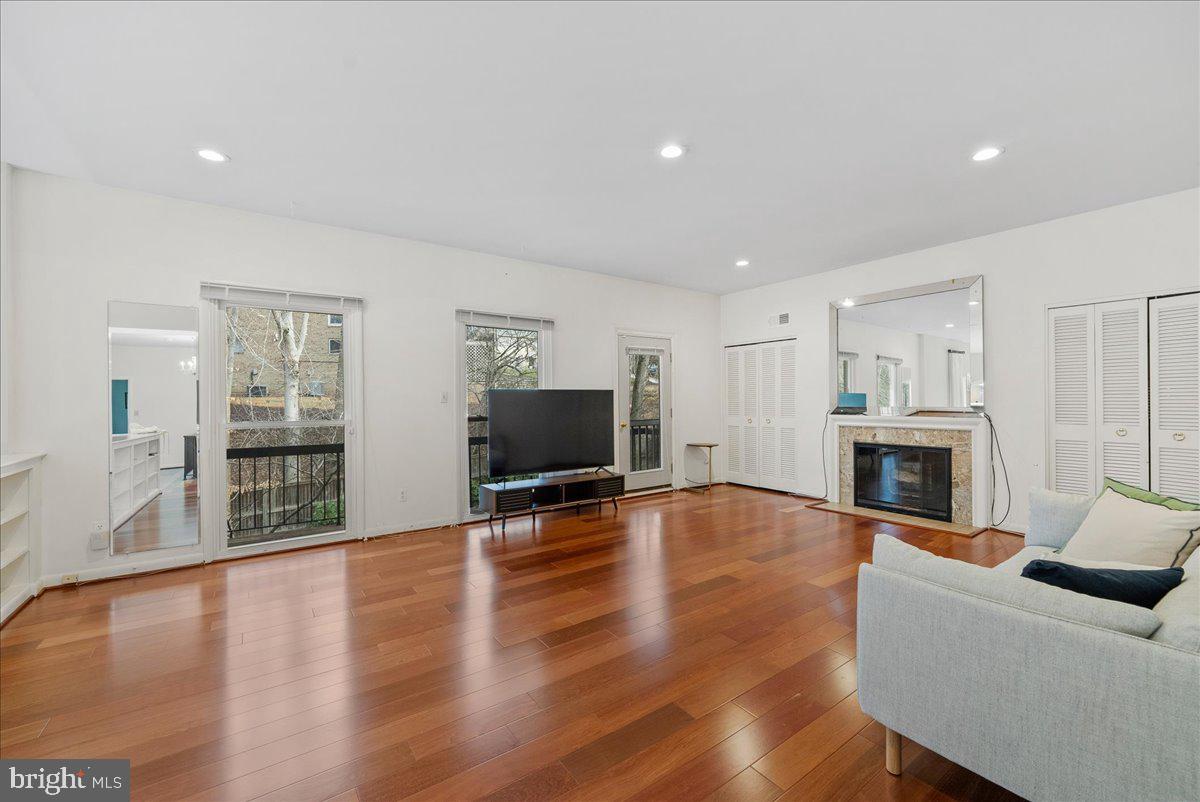 CHAIN BRIDGE HEIGHTS - Residential