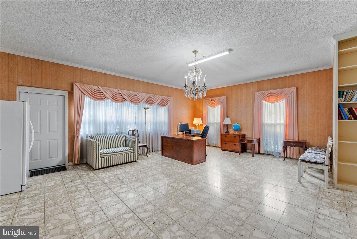 CHAIN BRIDGE HEIGHTS - Residential