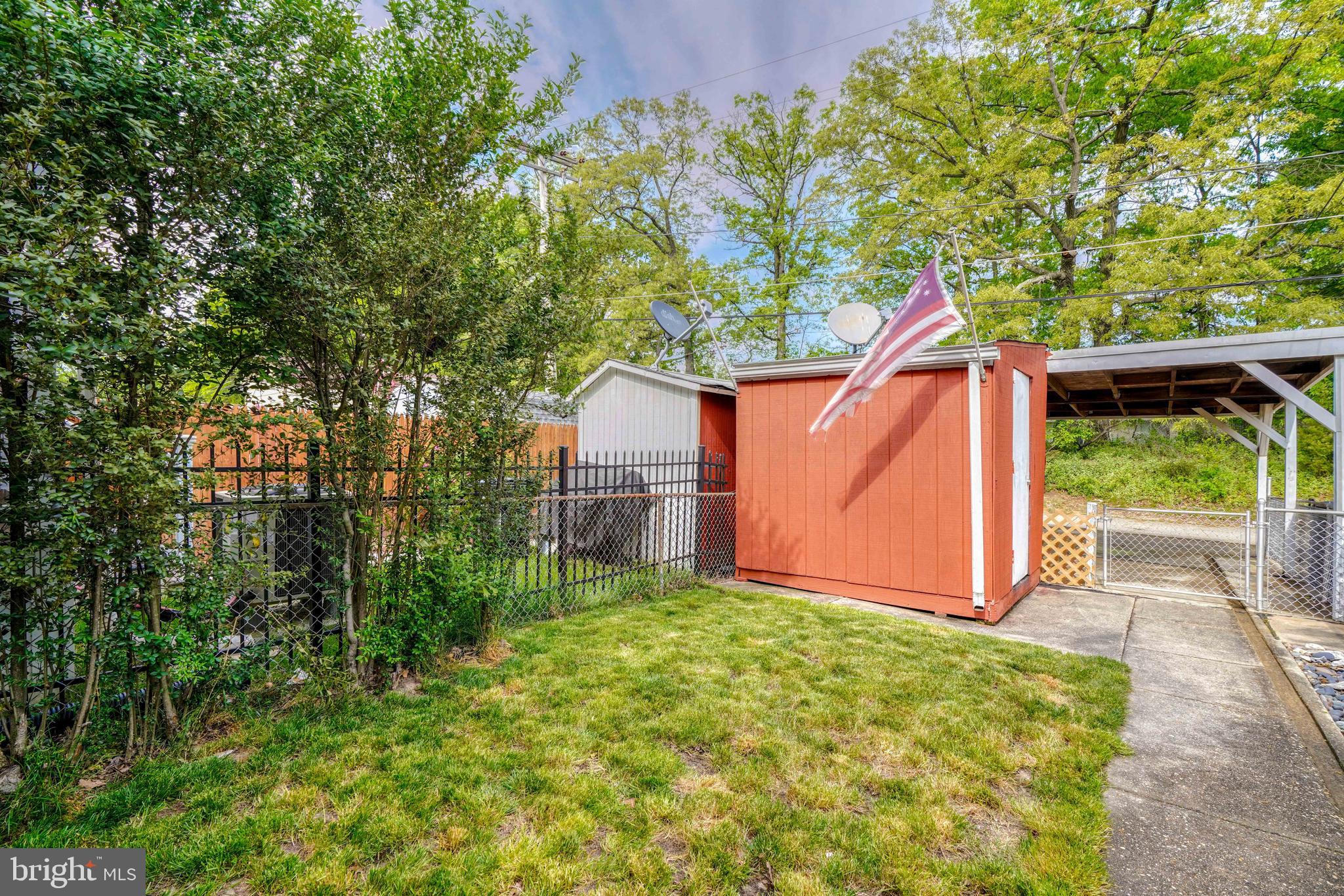 BALLARD GARDENS - Residential