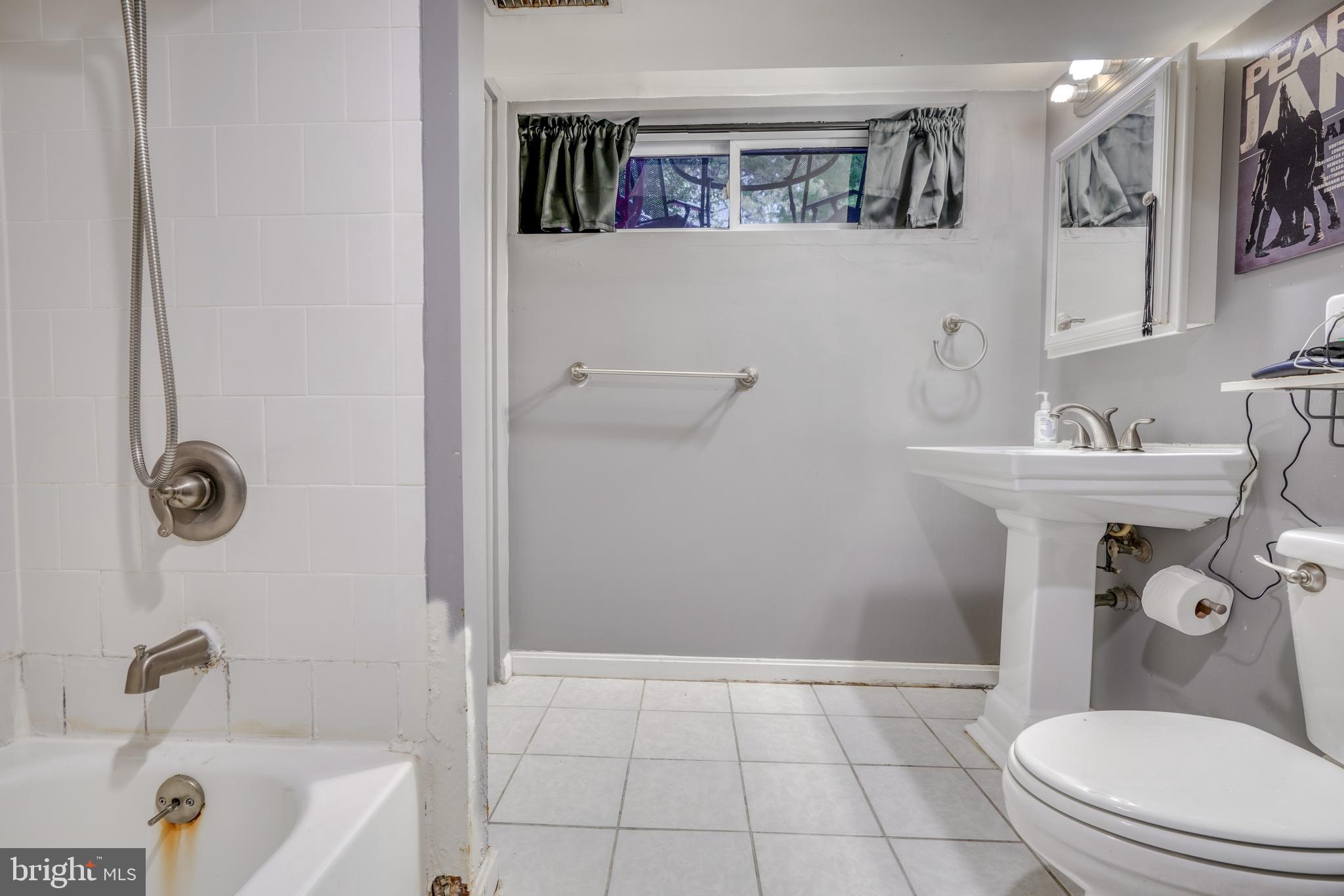 BALLARD GARDENS - Residential