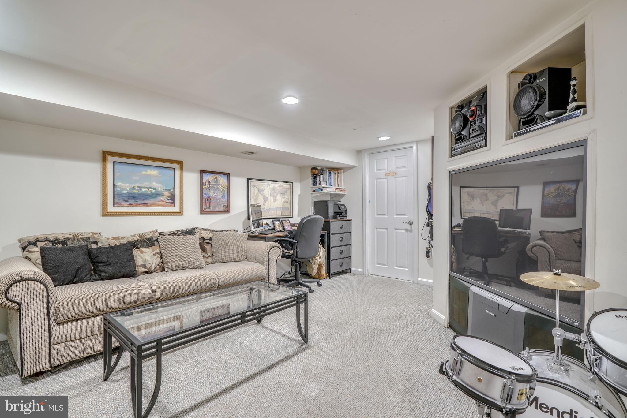 BALLARD GARDENS - Residential