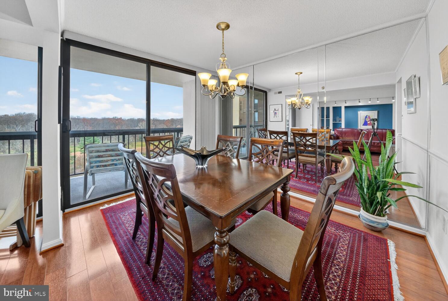 CHELSEA TOWERS - Residential