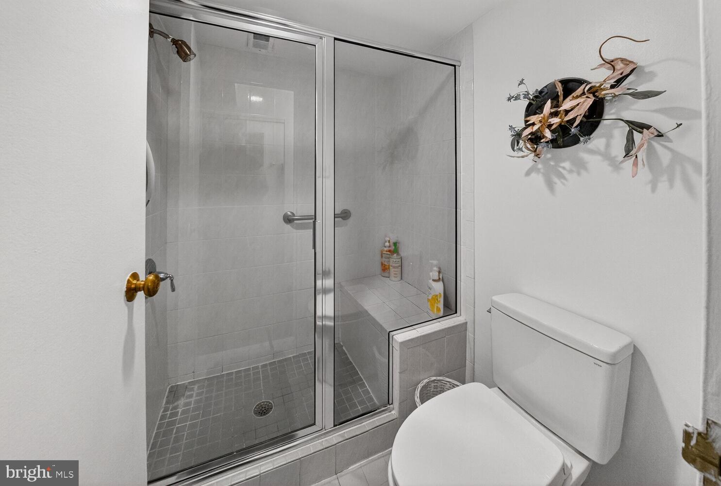 CHELSEA TOWERS - Residential