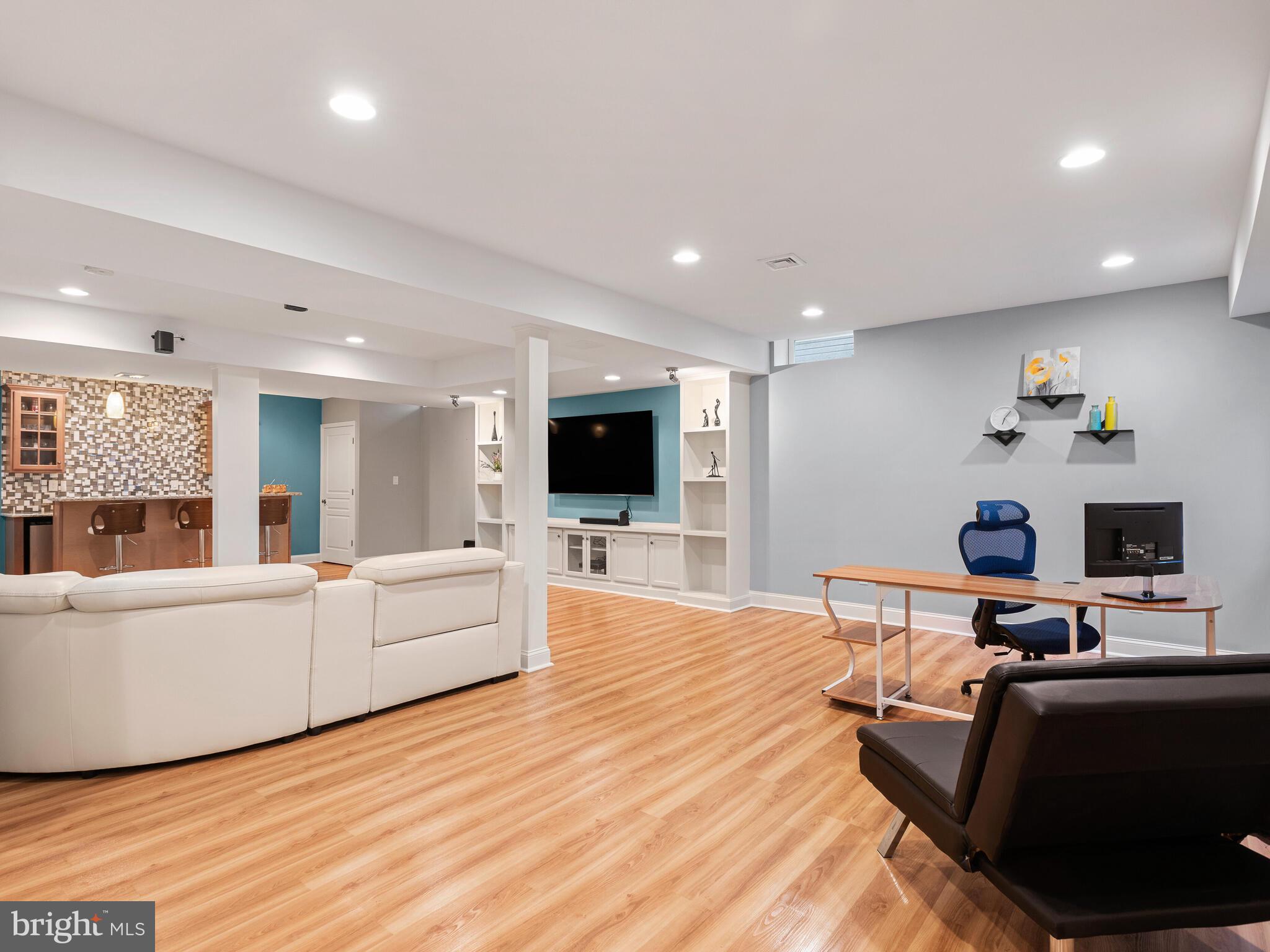 WINDSOR RIDGE - Residential