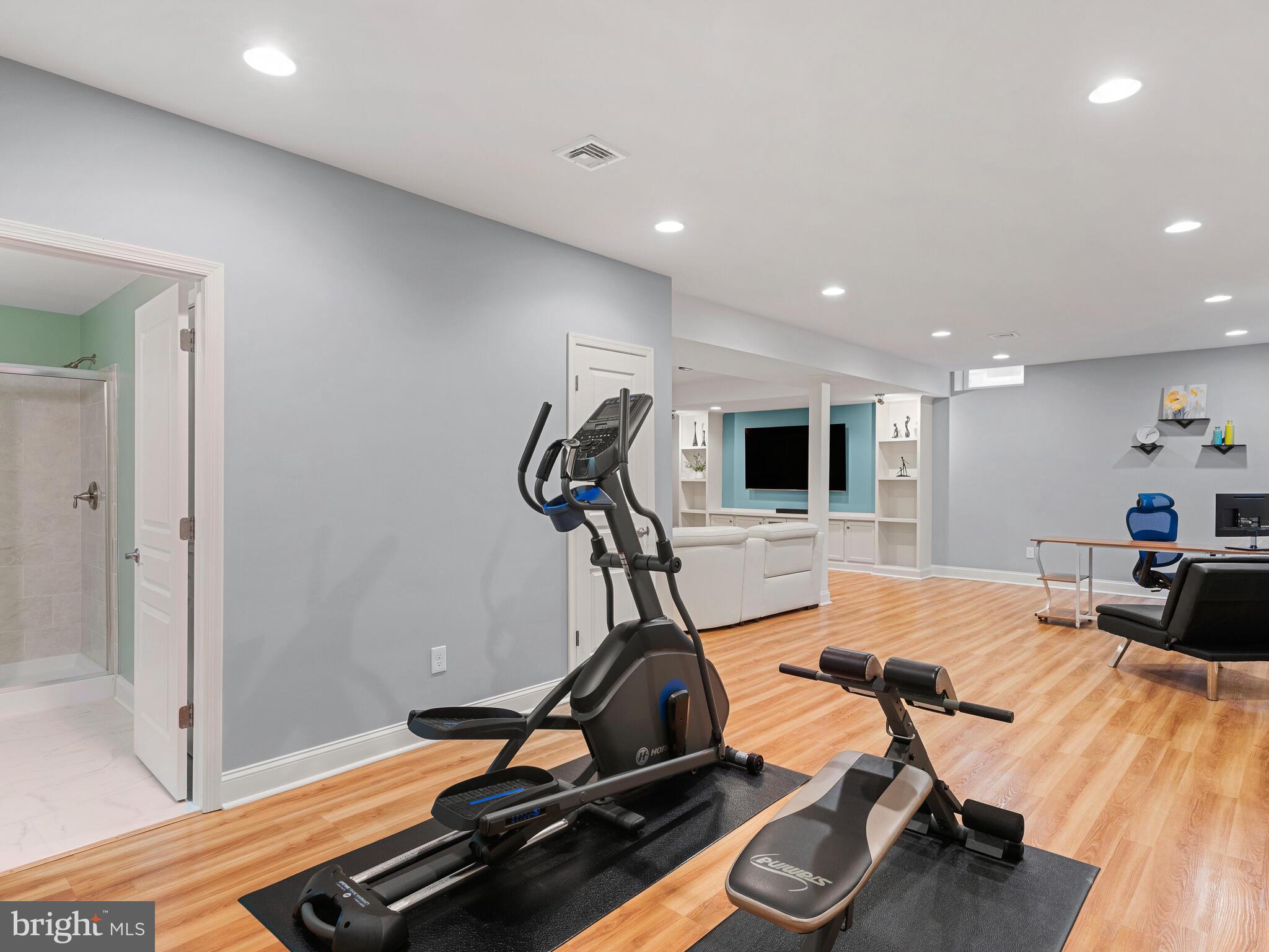 WINDSOR RIDGE - Residential