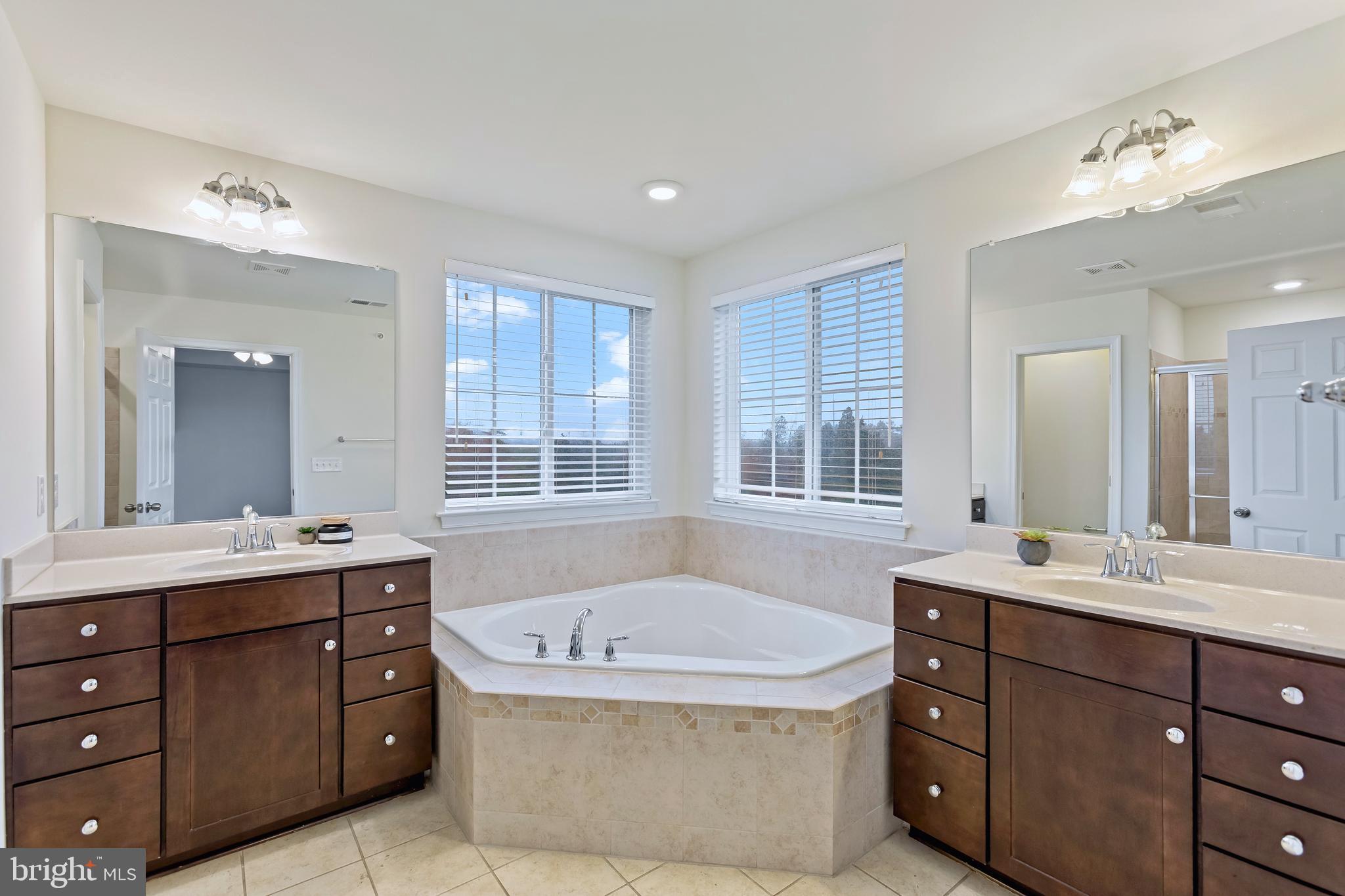 EAST GATE 3 CONDOMINIUM - Residential