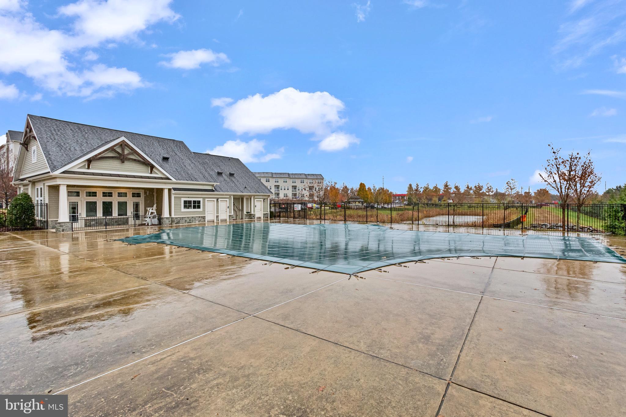 EAST GATE 3 CONDOMINIUM - Residential