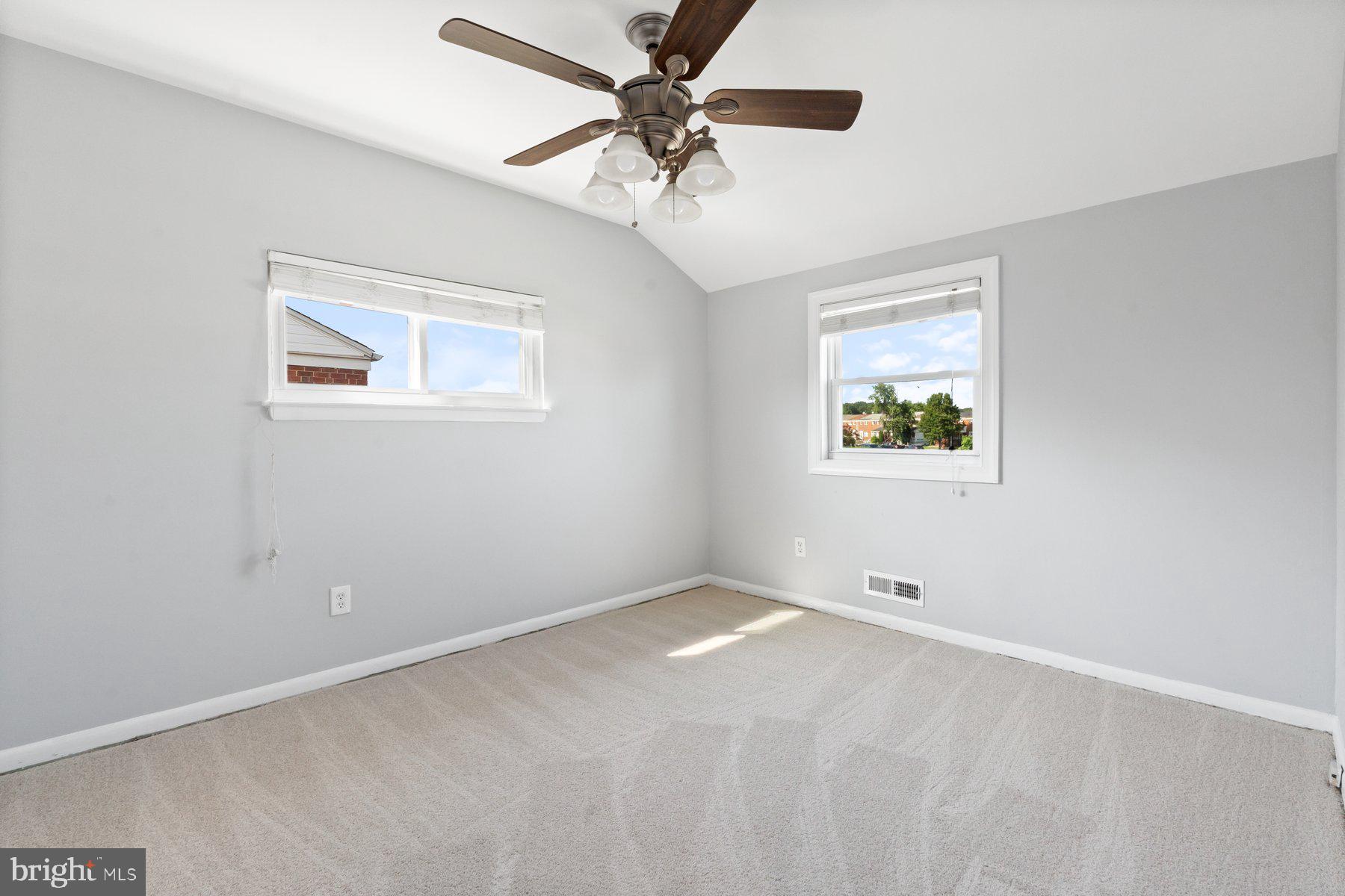 CHARLESMONT - Residential