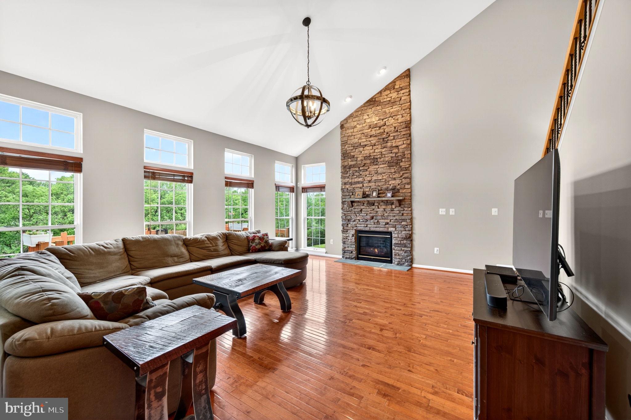 NORTH POINTE - Residential