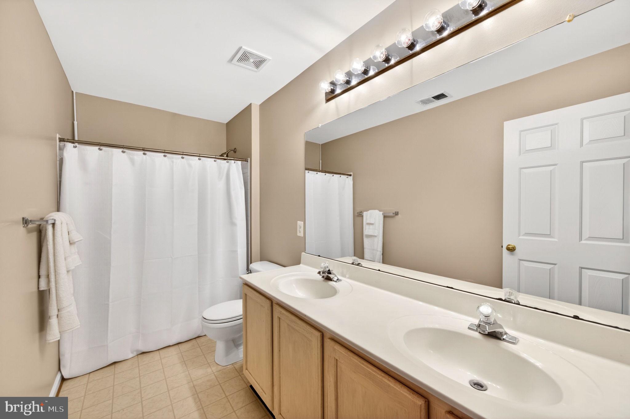 NORTH POINTE - Residential