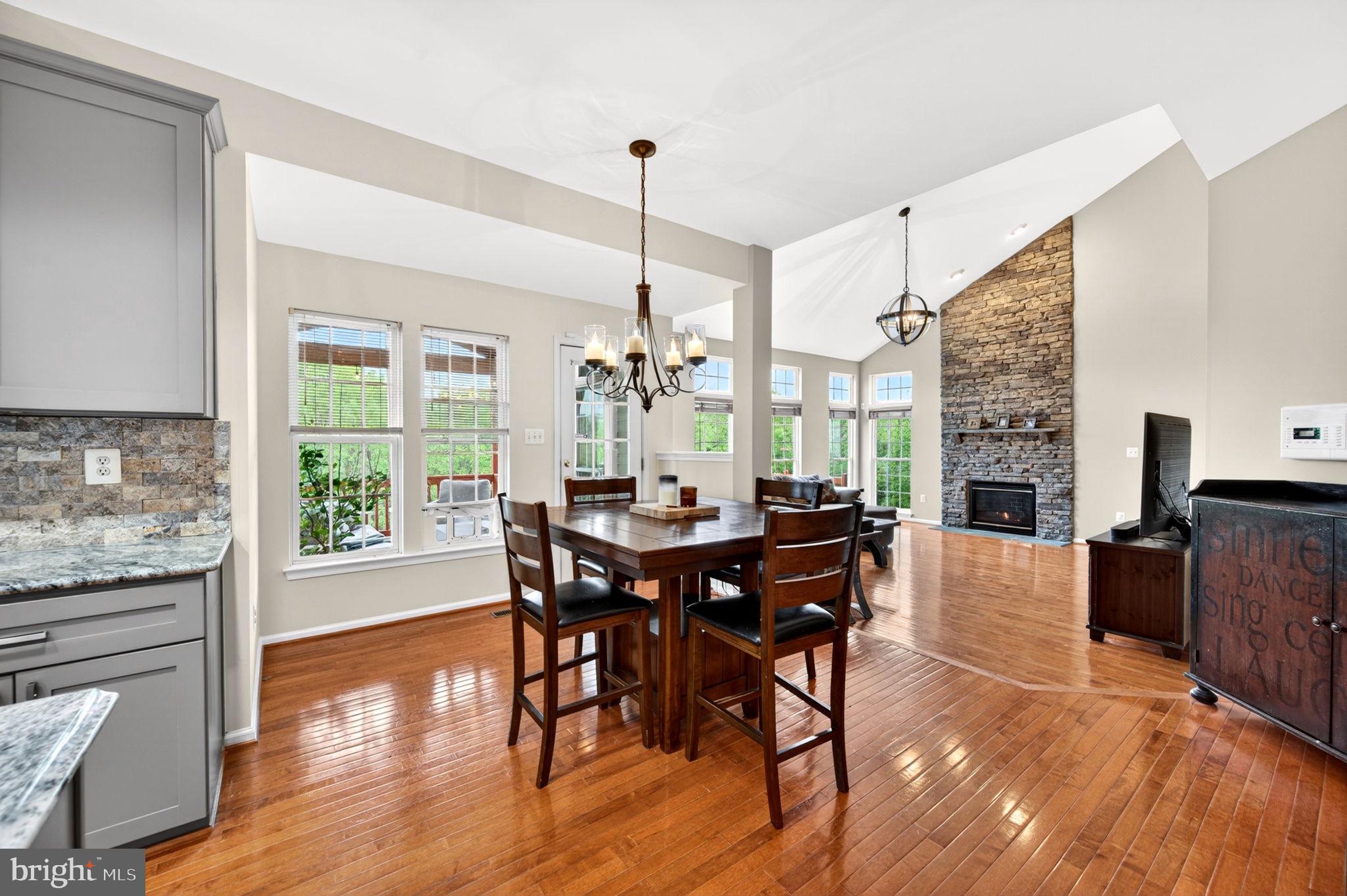 NORTH POINTE - Residential