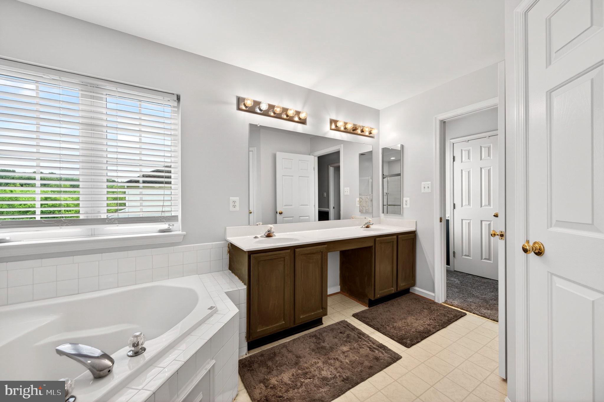 NORTH POINTE - Residential