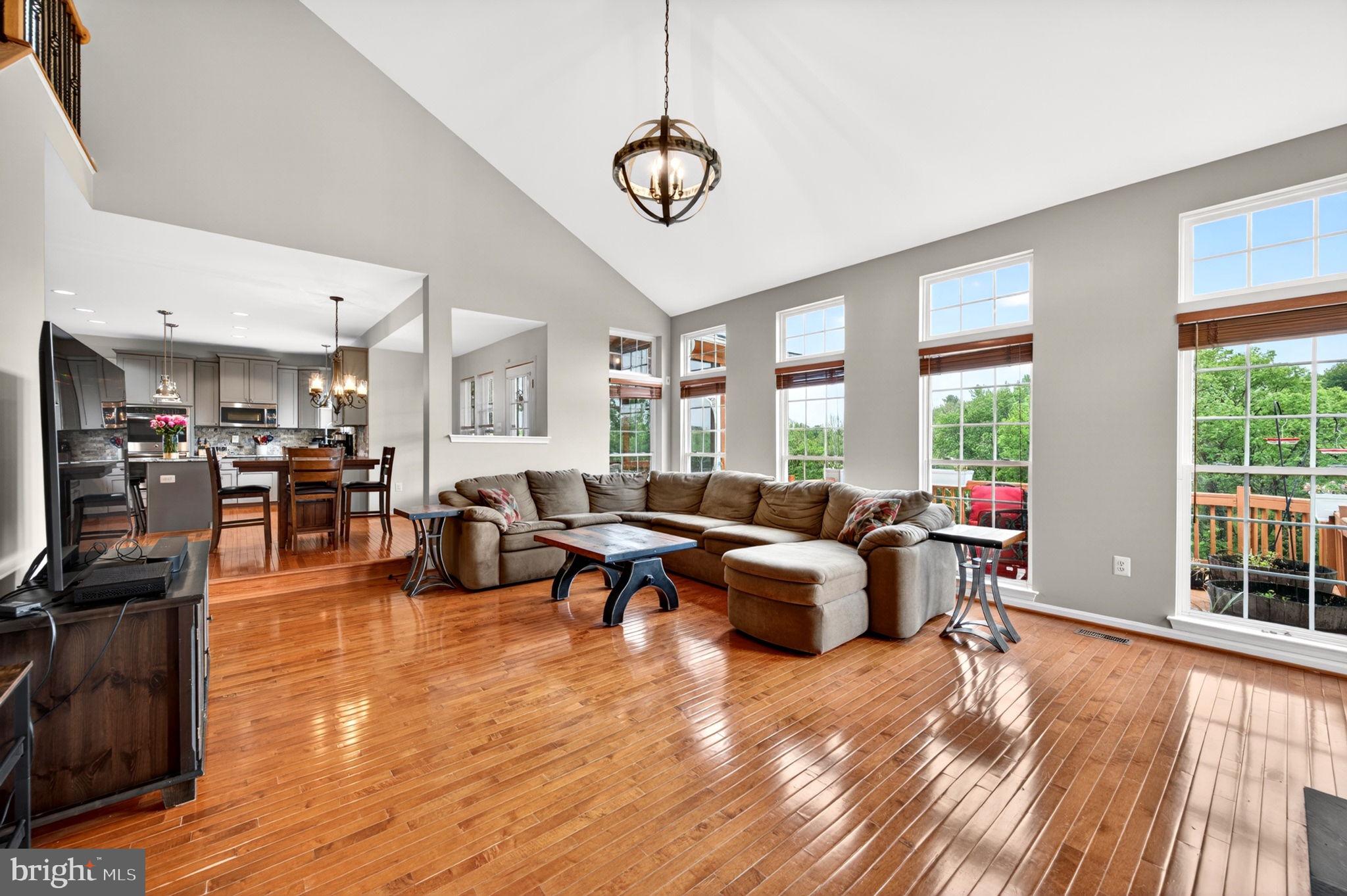 NORTH POINTE - Residential