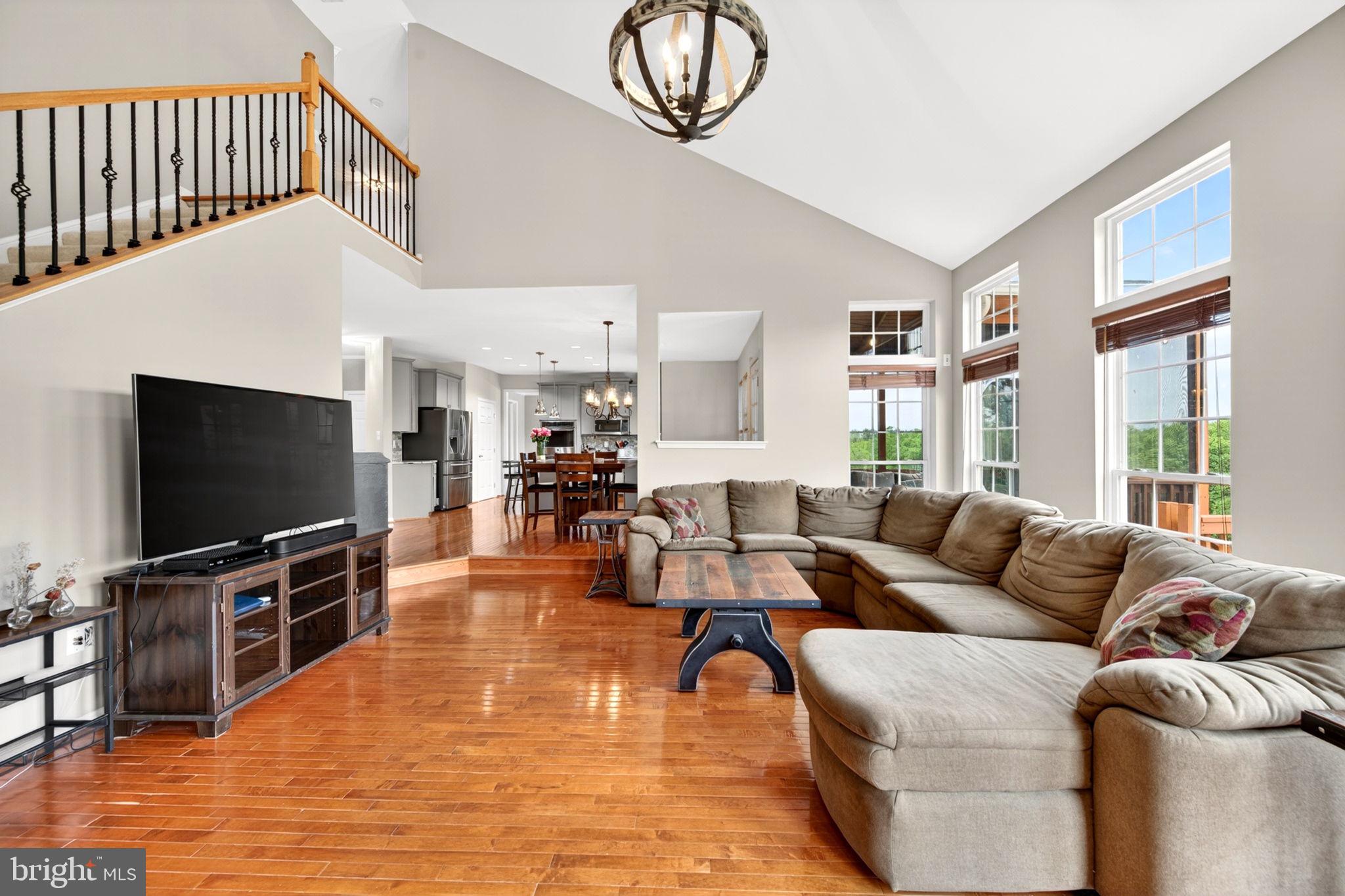 NORTH POINTE - Residential