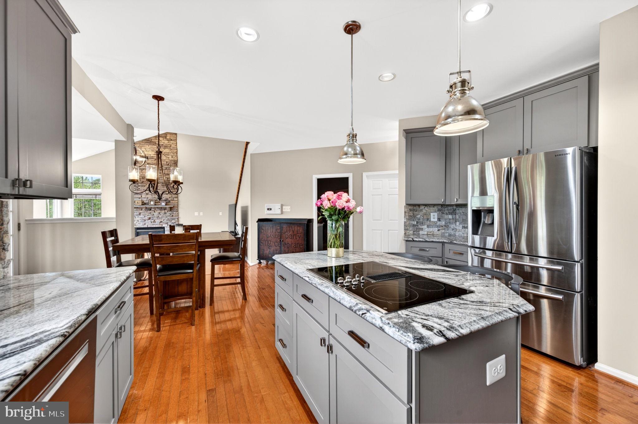 8 N POINTE TERRACE