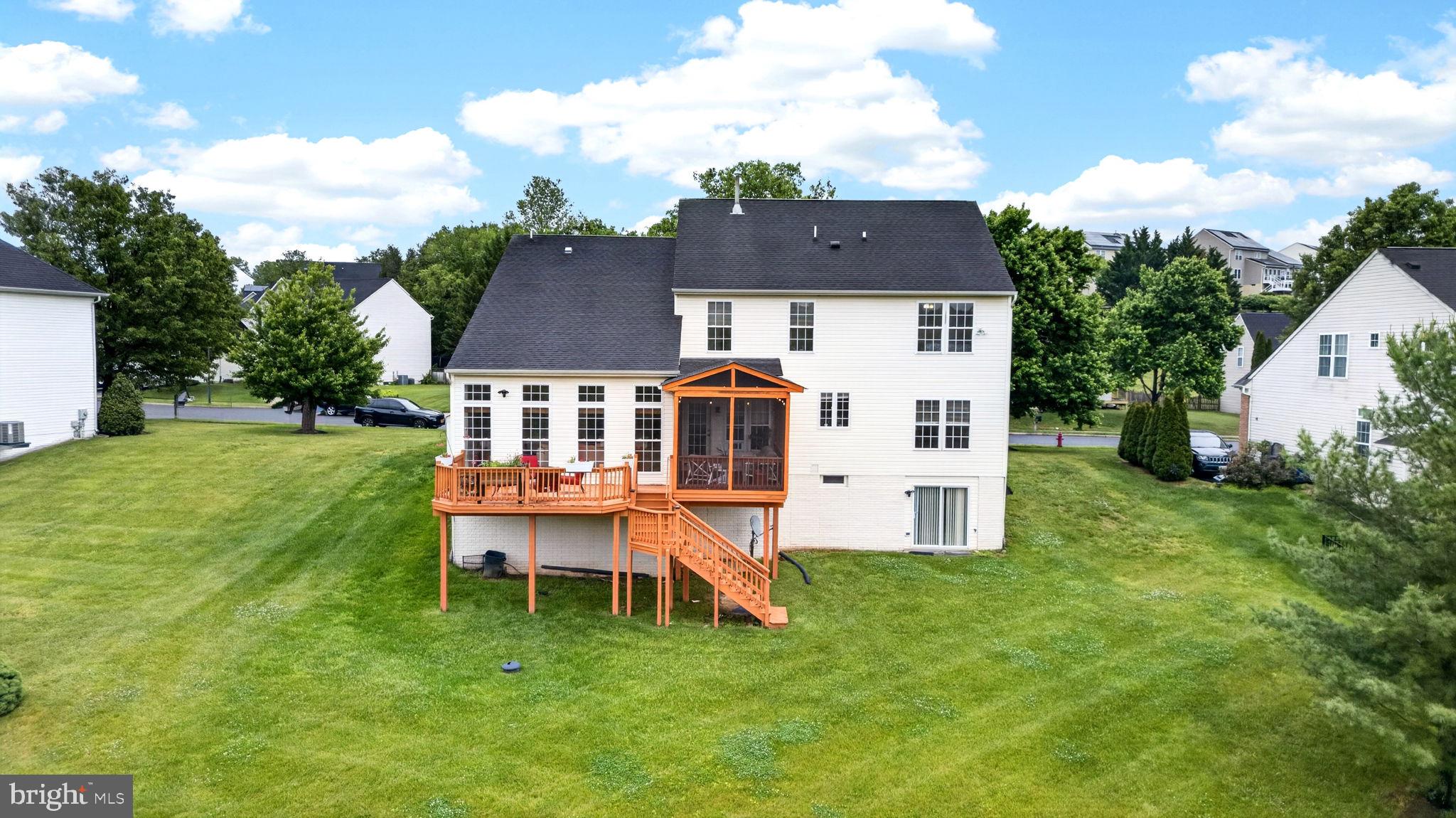 NORTH POINTE - Residential