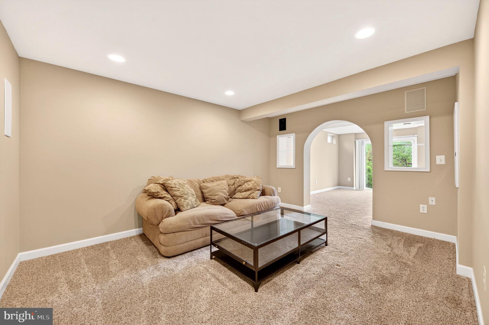 NORTH POINTE - Residential