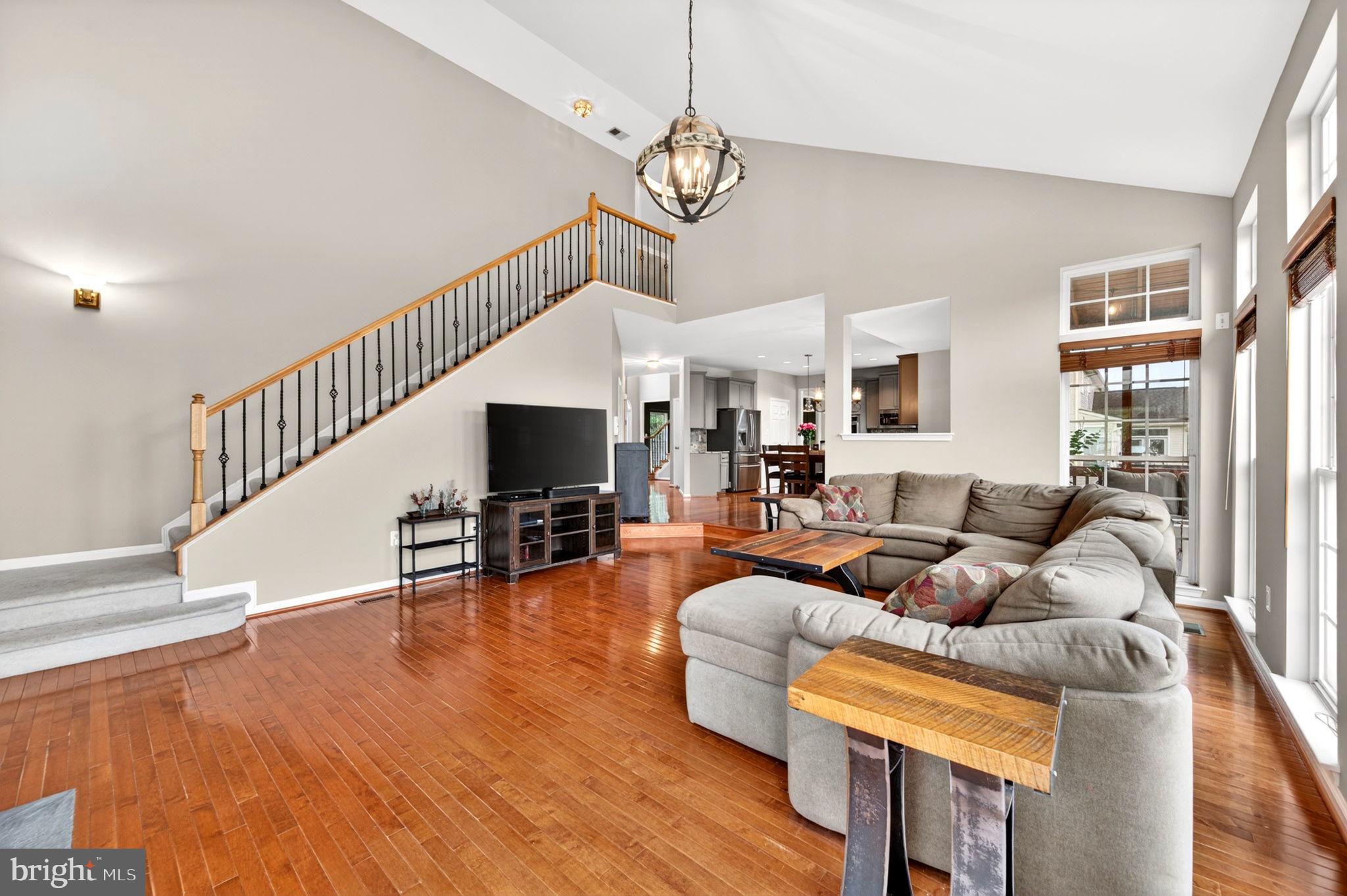 NORTH POINTE - Residential