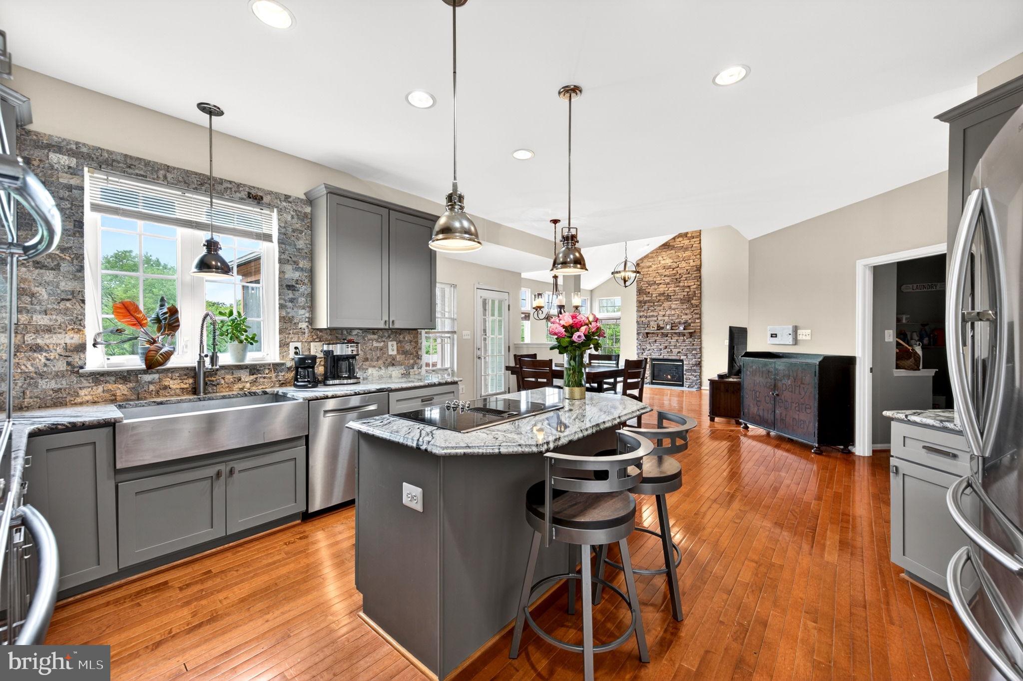 NORTH POINTE - Residential