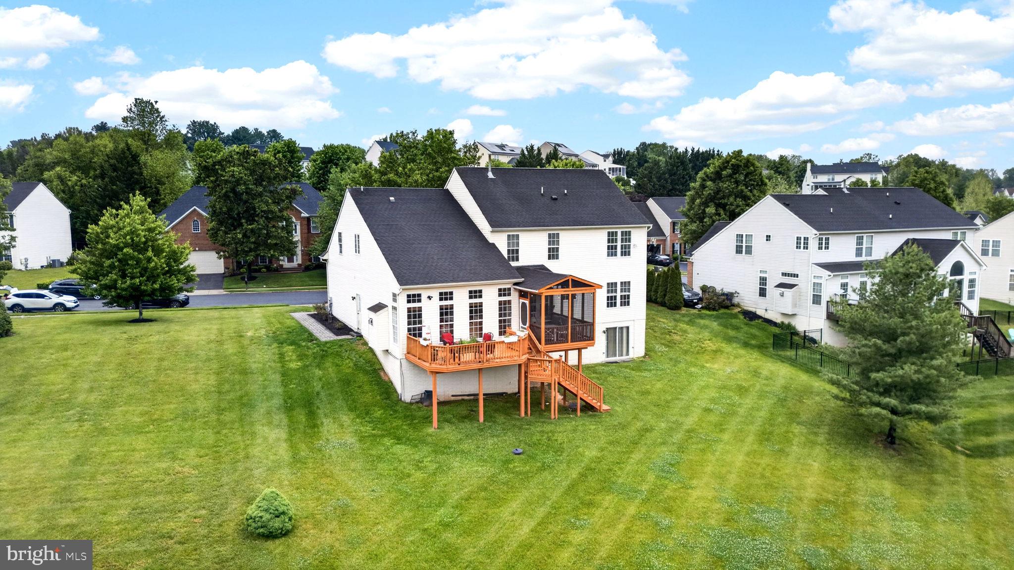 NORTH POINTE - Residential