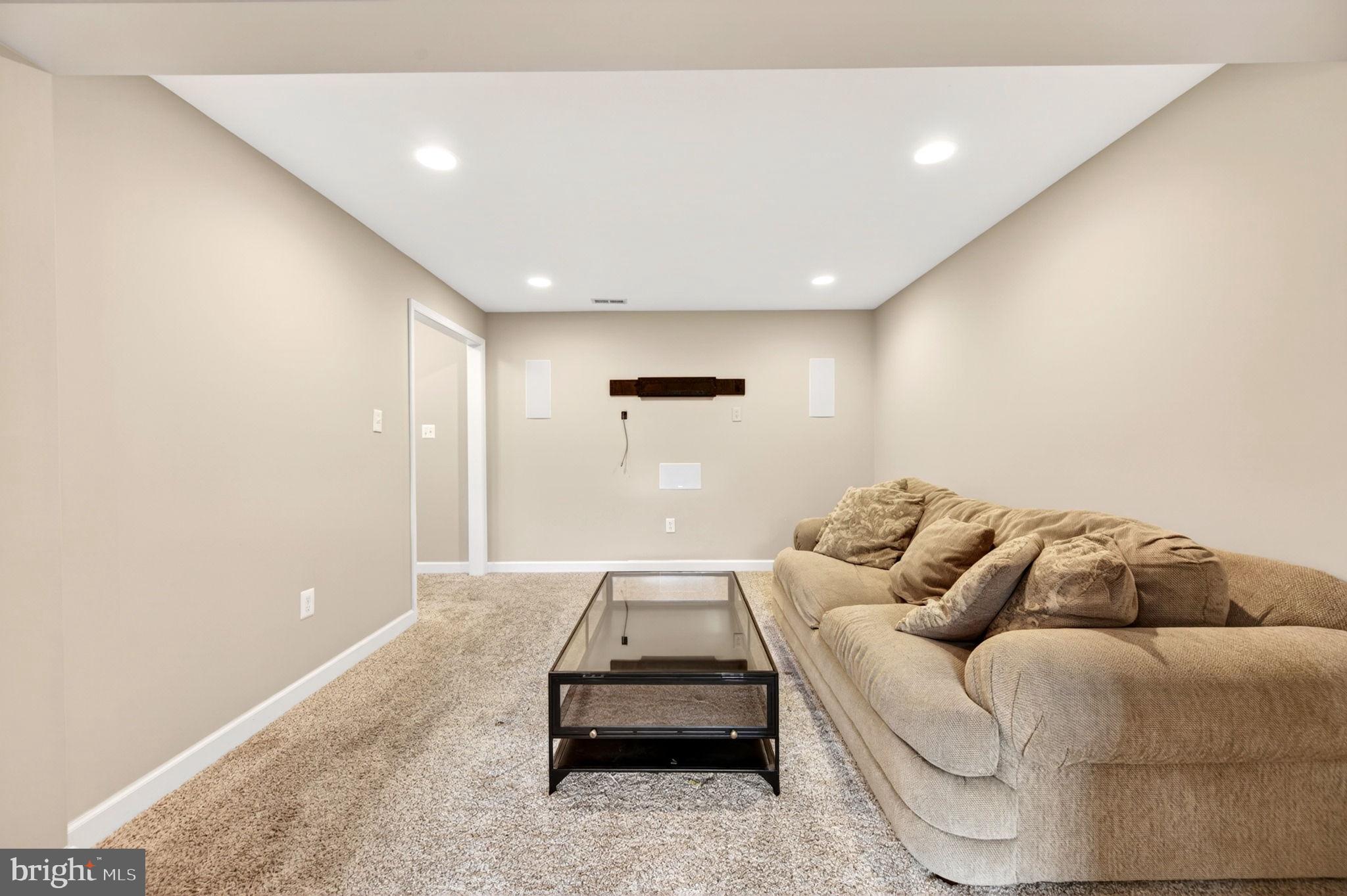 NORTH POINTE - Residential