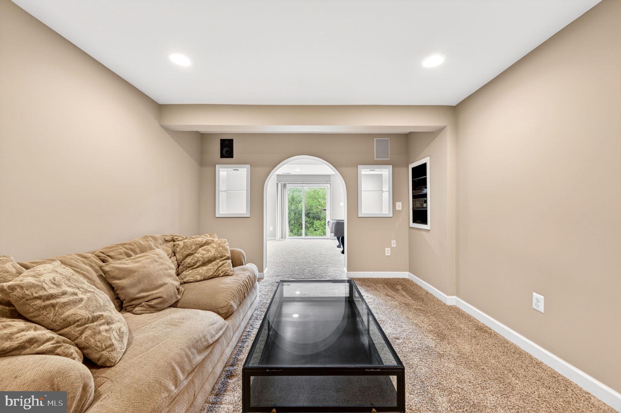 NORTH POINTE - Residential