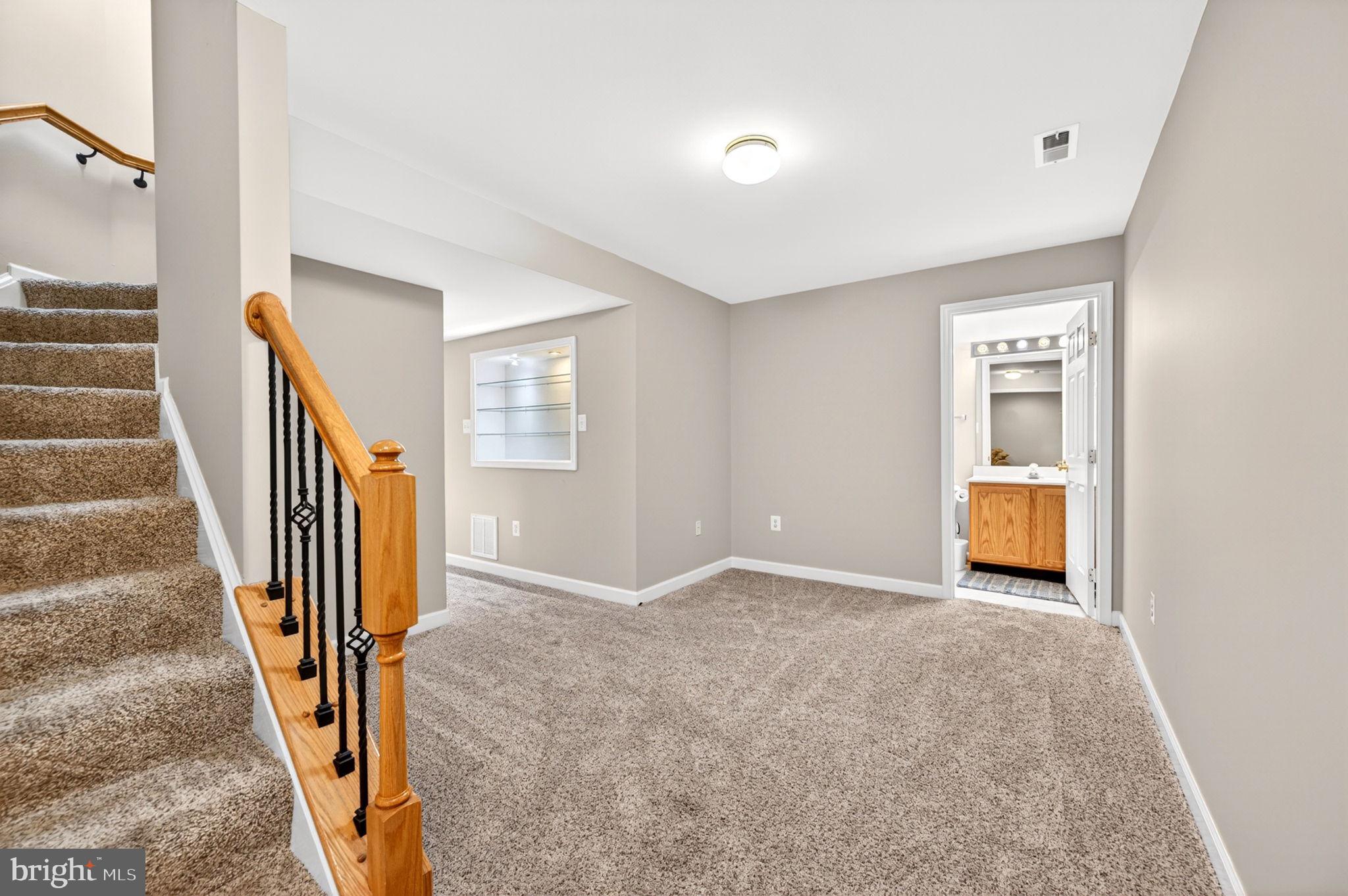 NORTH POINTE - Residential