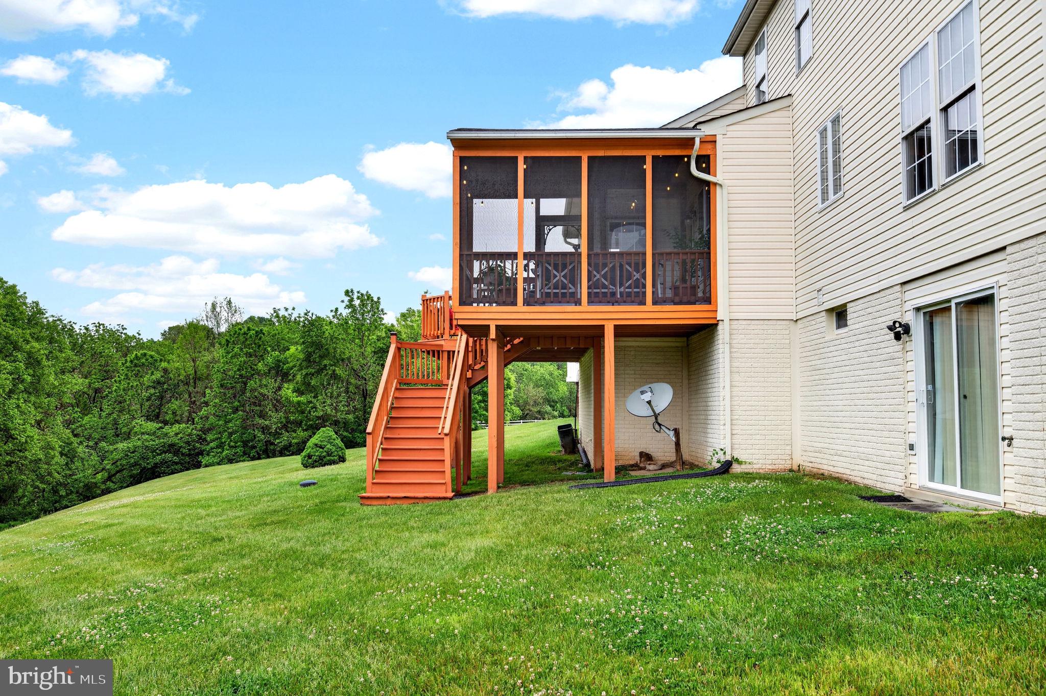 NORTH POINTE - Residential