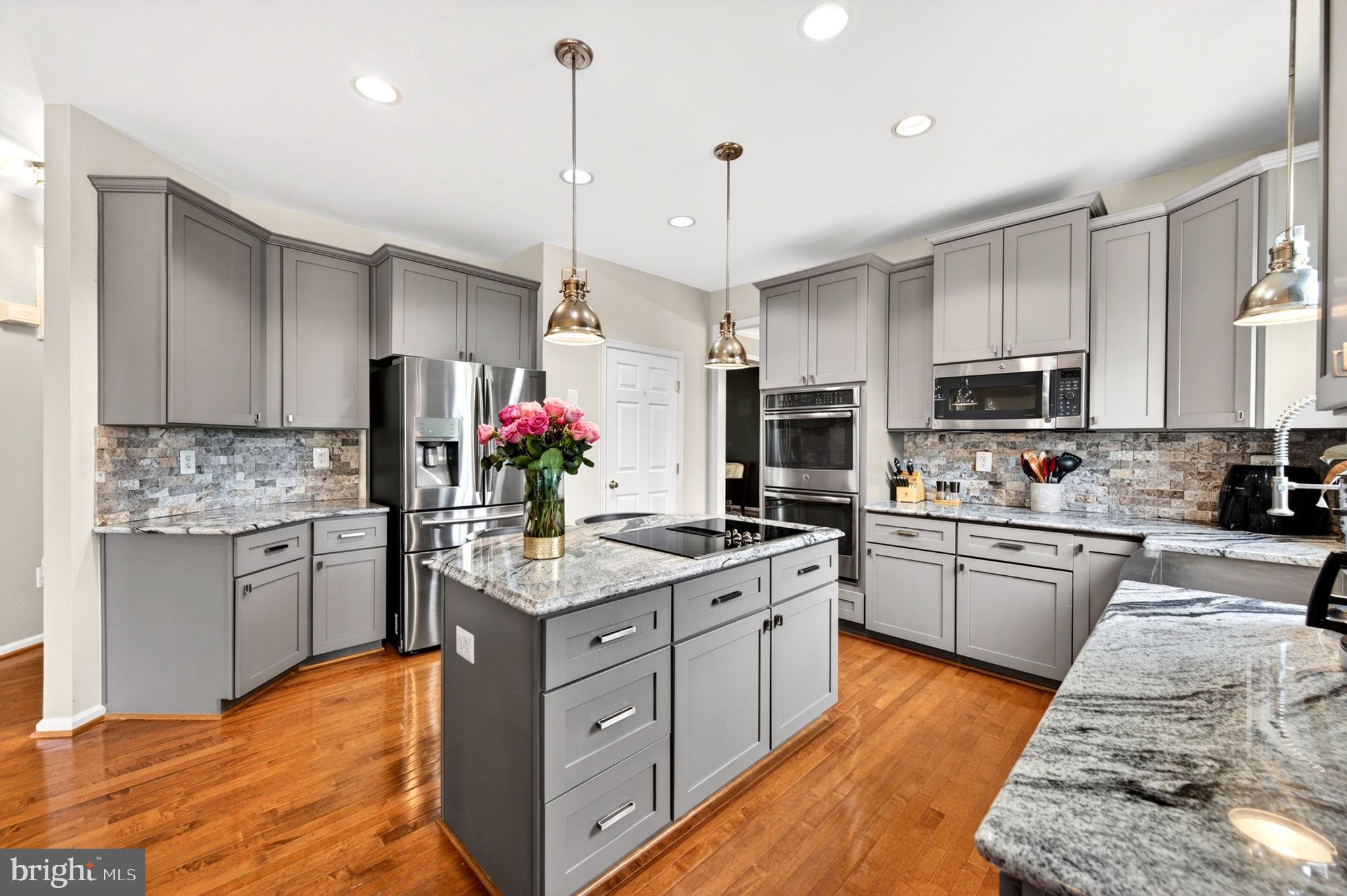 NORTH POINTE - Residential