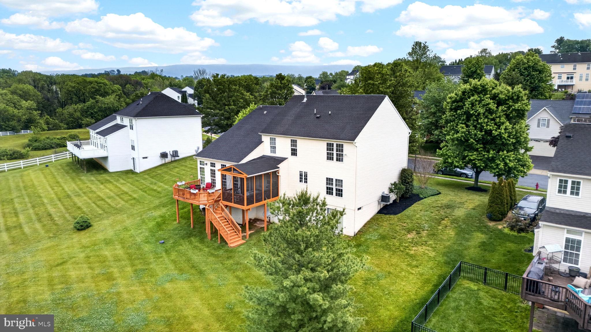 NORTH POINTE - Residential
