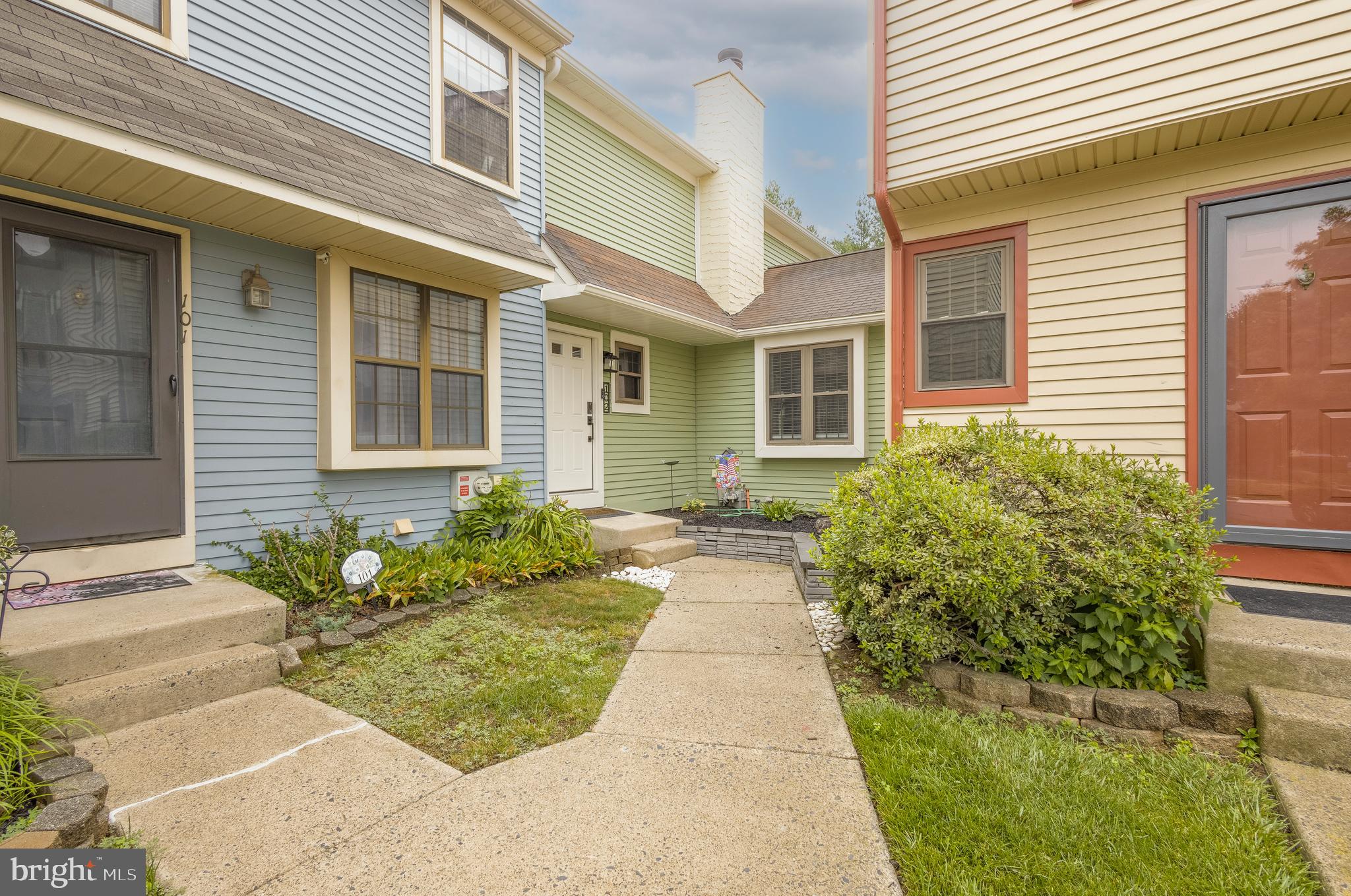 102 RUTLEDGE COURT