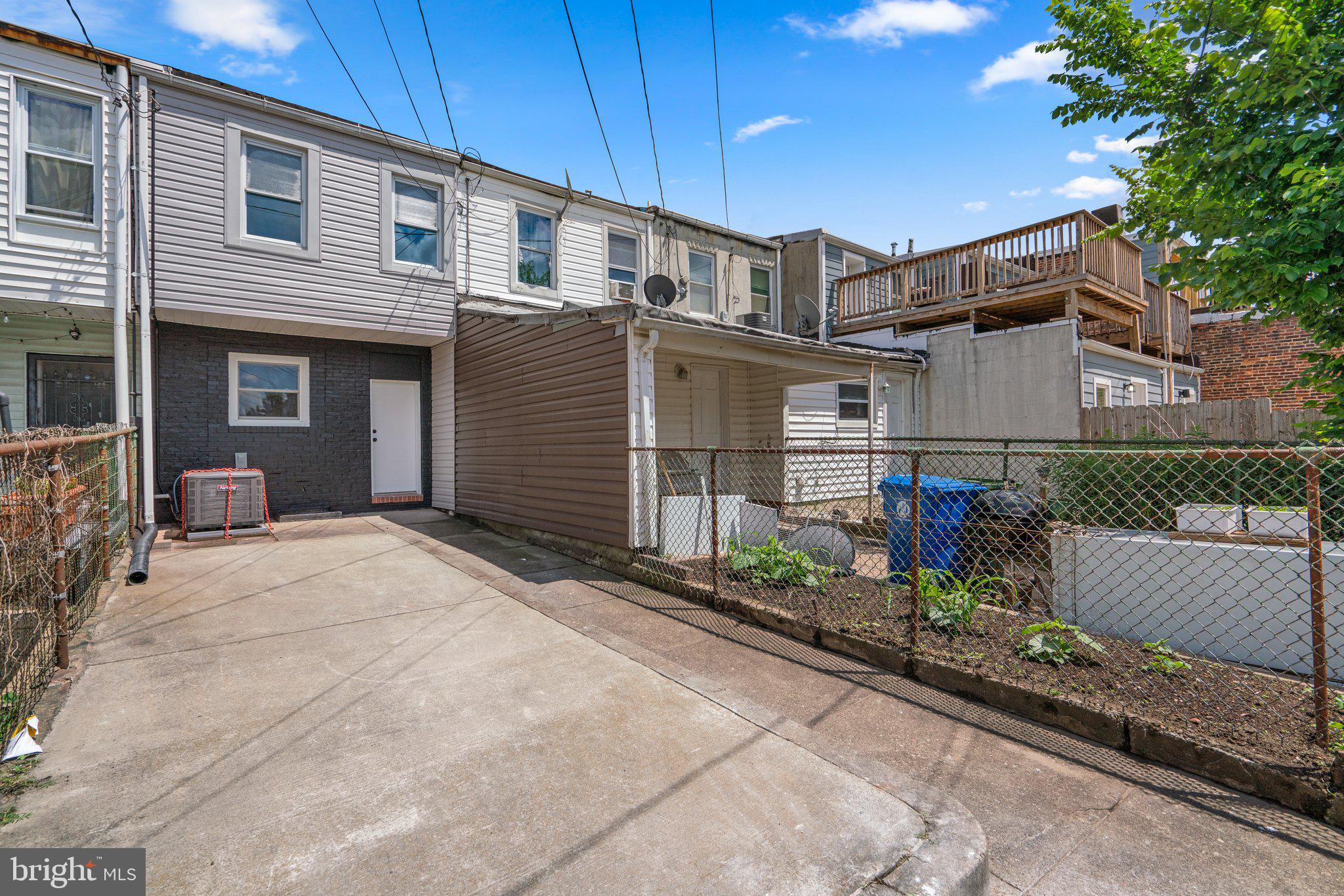 HIGHLANDTOWN - Residential