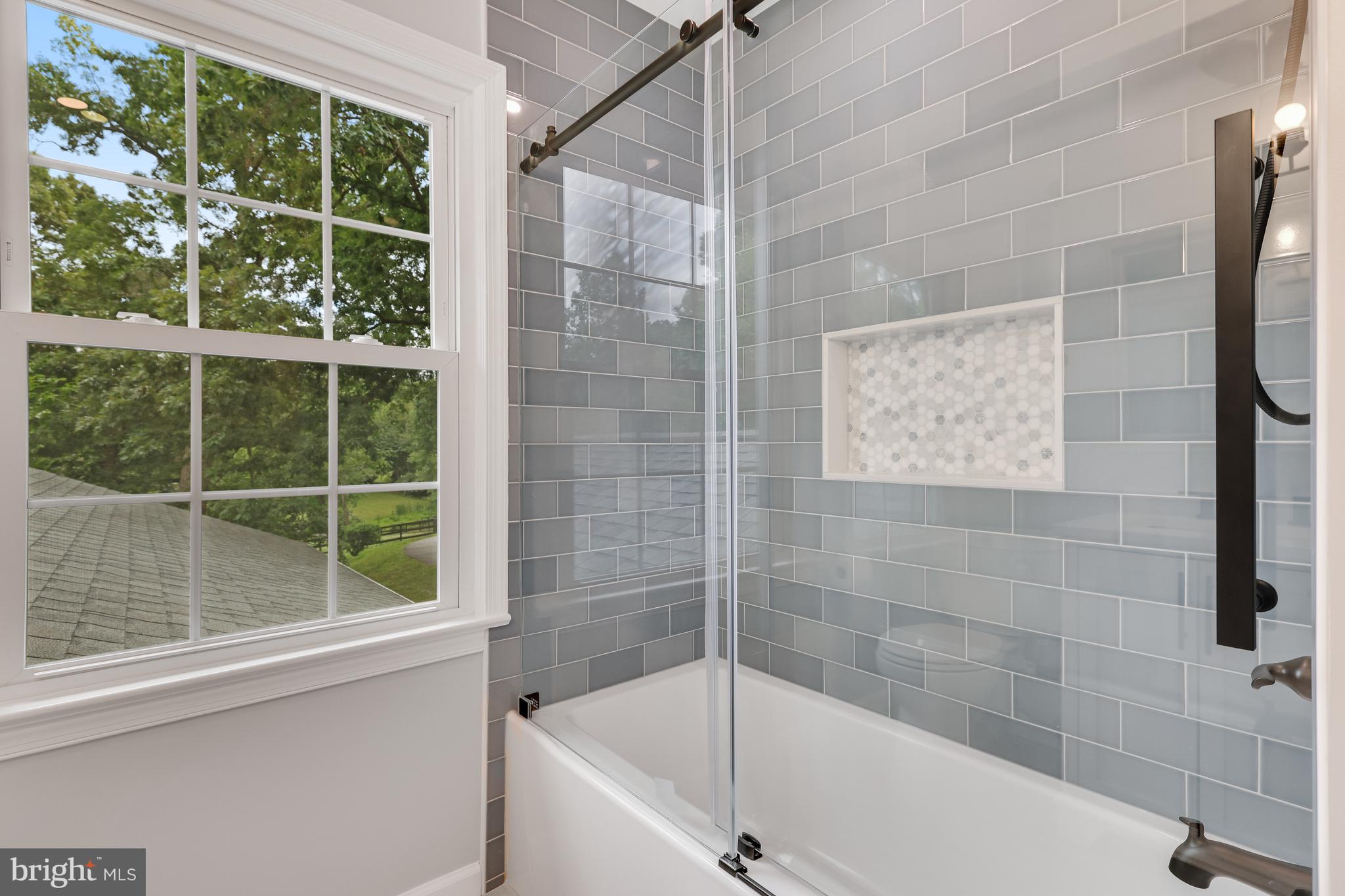 TALLY HO - Residential