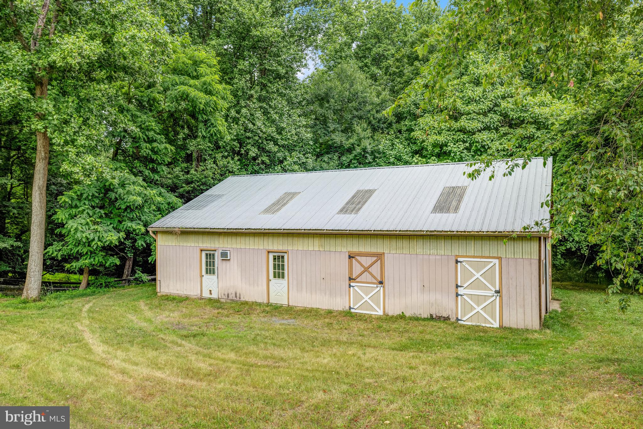 TALLY HO - Residential