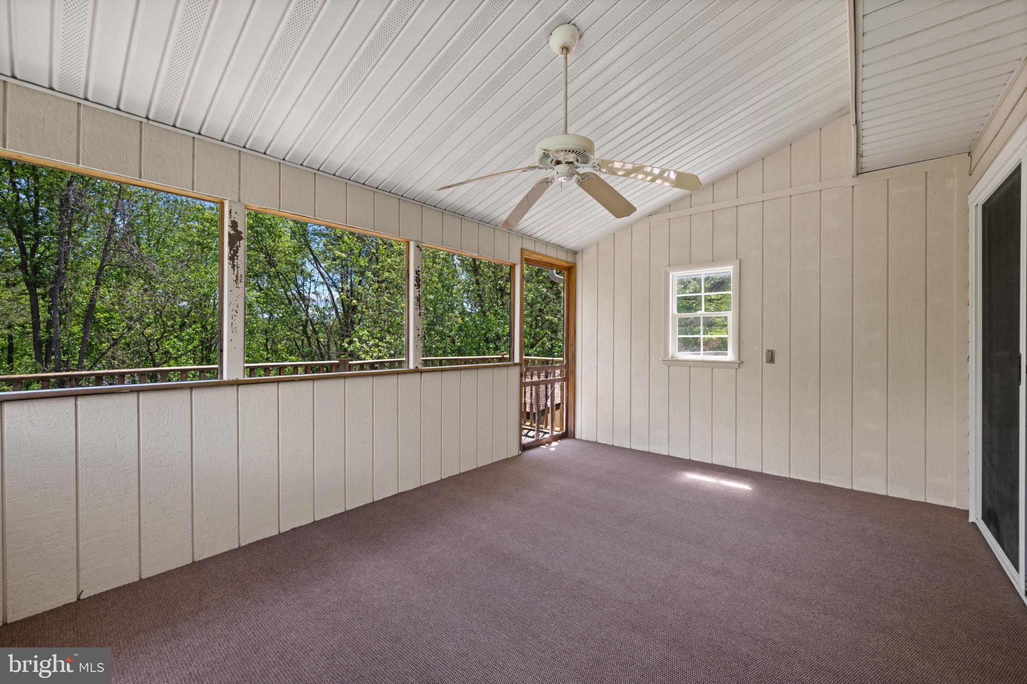 LEXINGTON RUN - Residential
