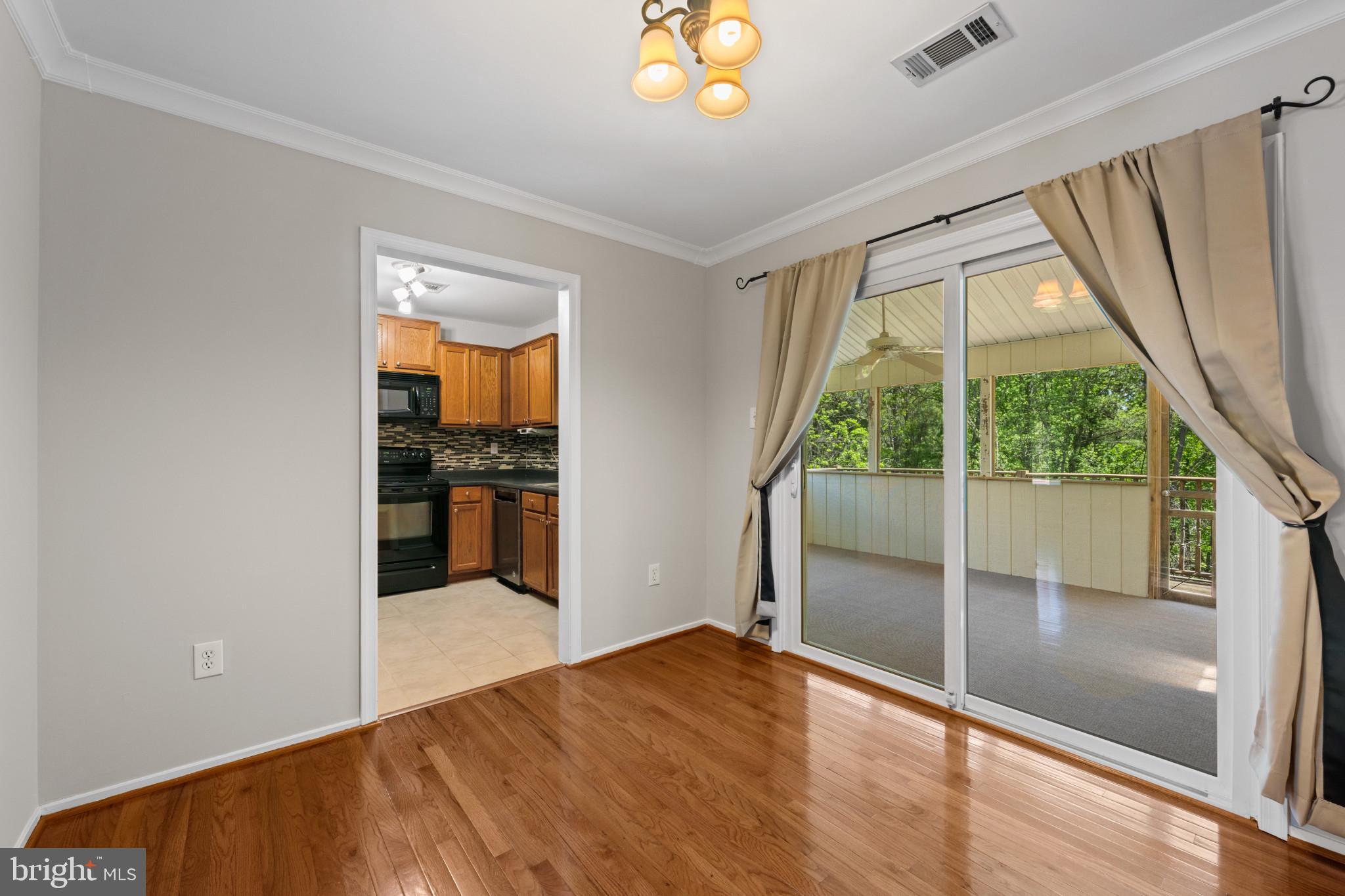 LEXINGTON RUN - Residential