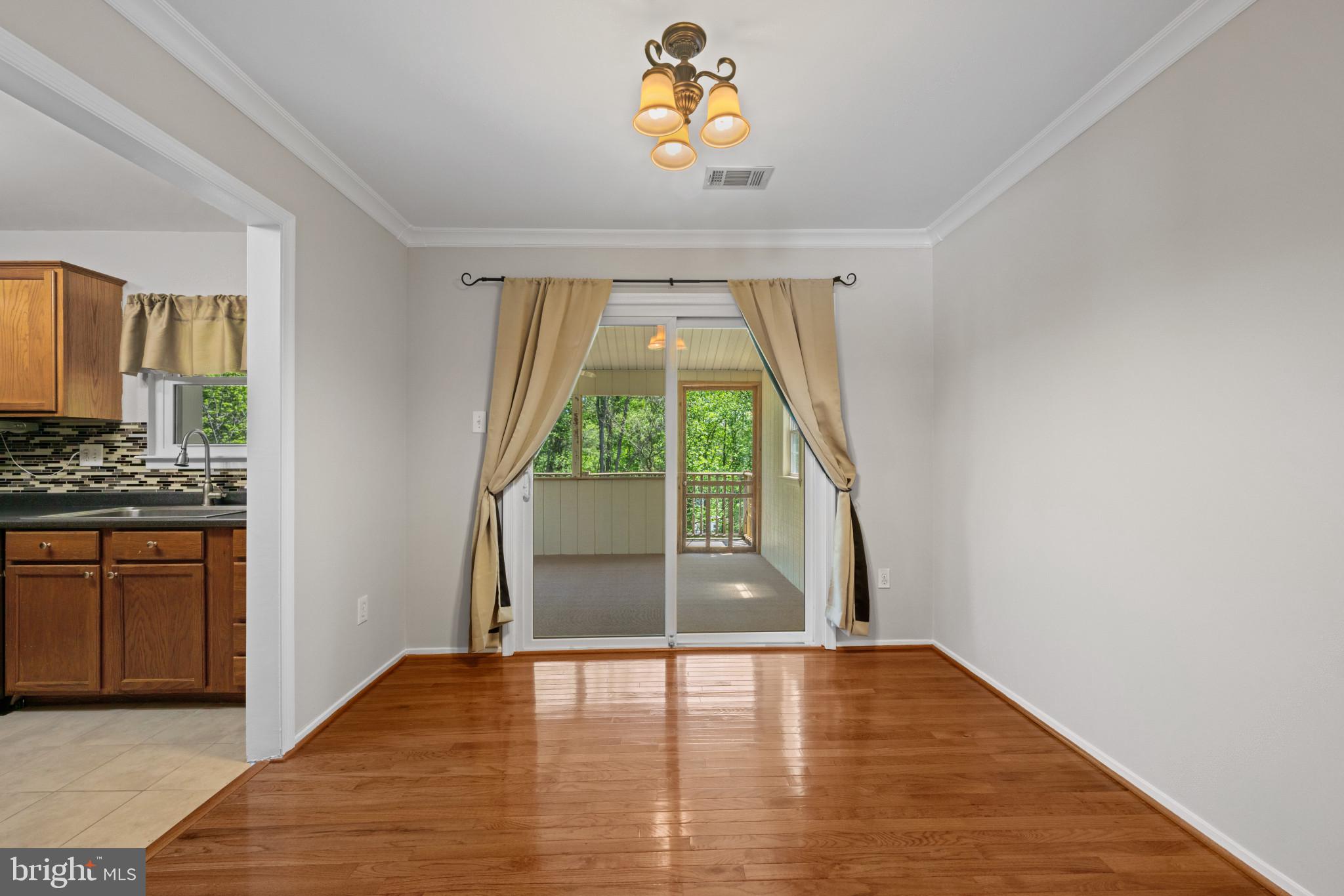 LEXINGTON RUN - Residential