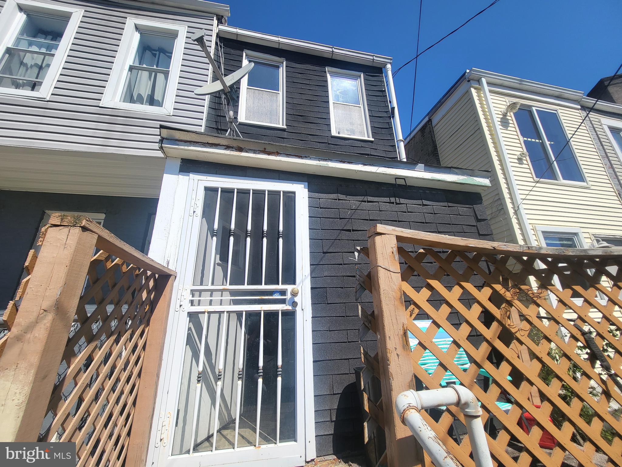 JOHNSTON SQUARE - Residential