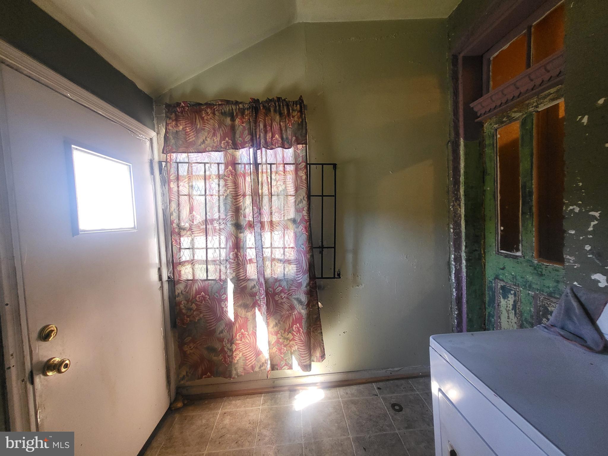 JOHNSTON SQUARE - Residential