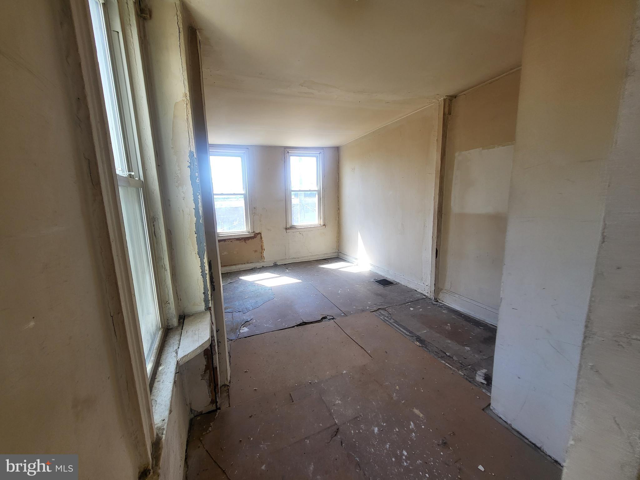 JOHNSTON SQUARE - Residential