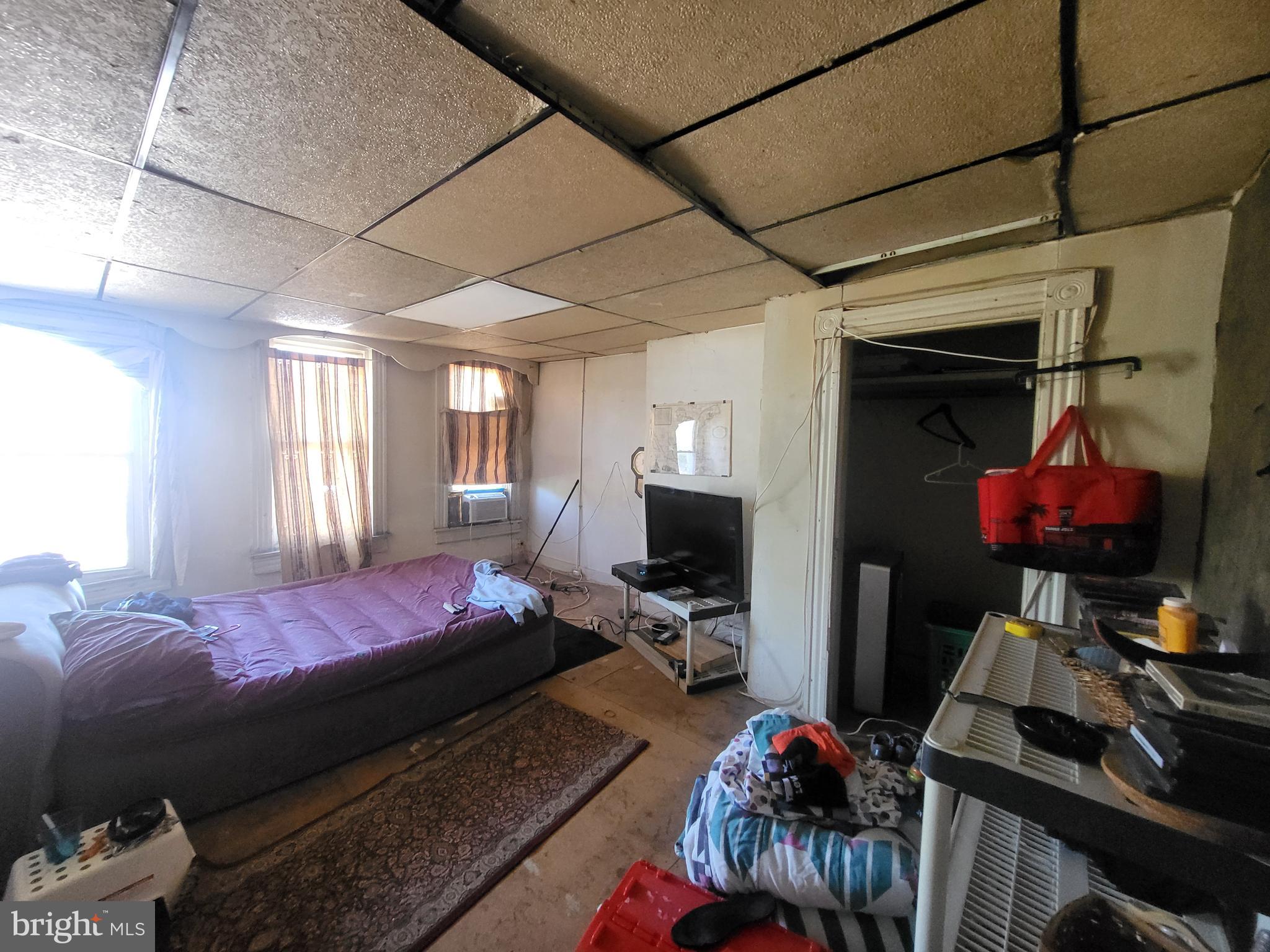 JOHNSTON SQUARE - Residential