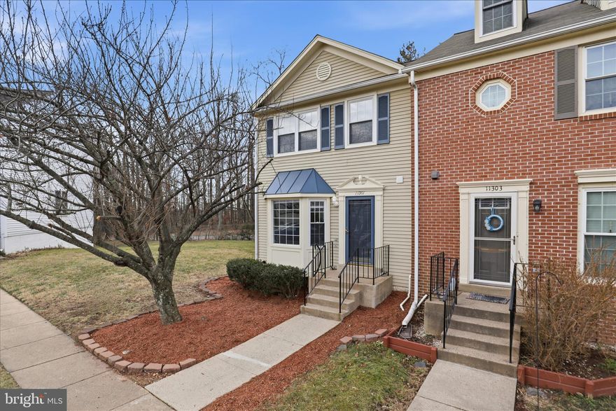 Updated & remodeled END-UNIT townhouse now available in Manassas!
Owned by the original owners who are downsizing, this move-in-ready home has just been fully refreshed. Updates include fresh paint throughout, new LVP flooring, granite countertops, two brand-new full bathrooms, new lighting, new blinds, and more.

This home also offers two assigned parking spaces directly in front, a rare find. Out back, enjoy a fenced yard with a new deck, perfect for relaxing or entertaining.

And the location can’t be beat — minutes to I-66, VRE, shopping, restaurants, medical offices, and the hospital. Convenience truly at your doorstep.