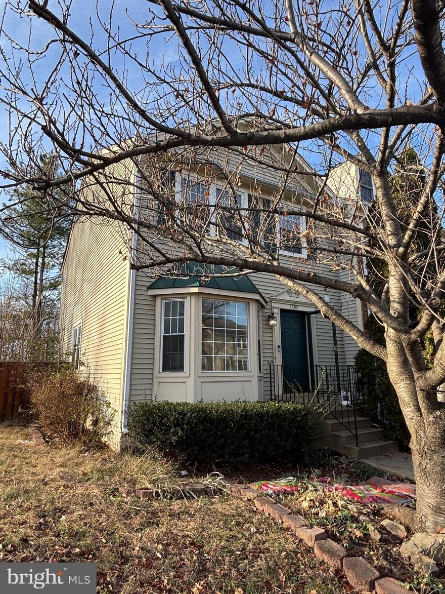 Updated & remodeled END-UNIT townhouse now available in Manassas!
Owned by the original owners who are downsizing, this move-in-ready home has just been fully refreshed. Updates include fresh paint throughout, new LVP flooring, granite countertops, two brand-new full bathrooms, new lighting, new blinds, and more.

This home also offers two assigned parking spaces directly in front, a rare find. Out back, enjoy a fenced yard with a new deck, perfect for relaxing or entertaining.

And the location can’t be beat — minutes to I-66, VRE, shopping, restaurants, medical offices, and the hospital. Convenience truly at your doorstep.

Photos will be posted on 1/16/26.