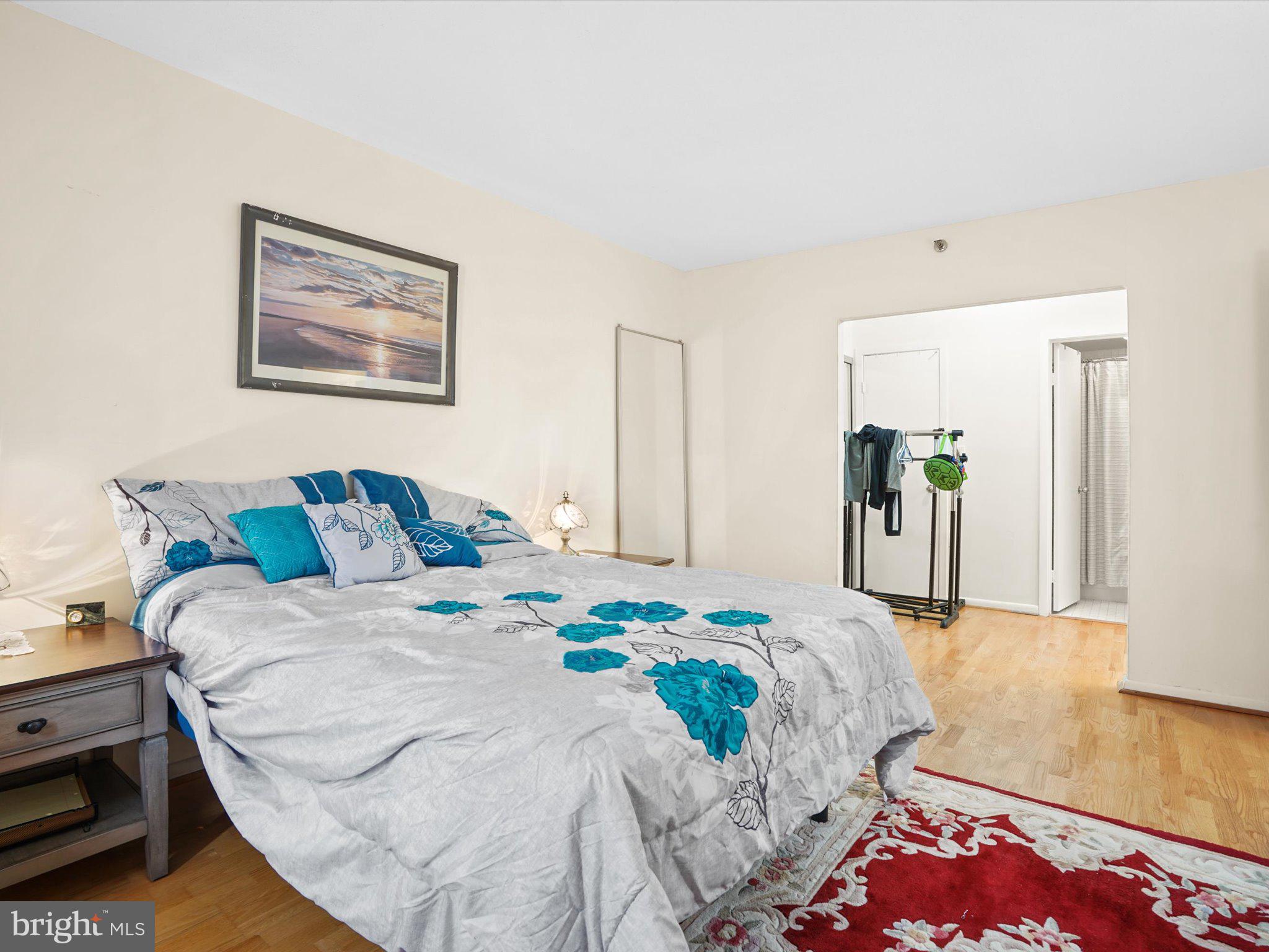 SKYLINE SQUARE CONDO - Residential