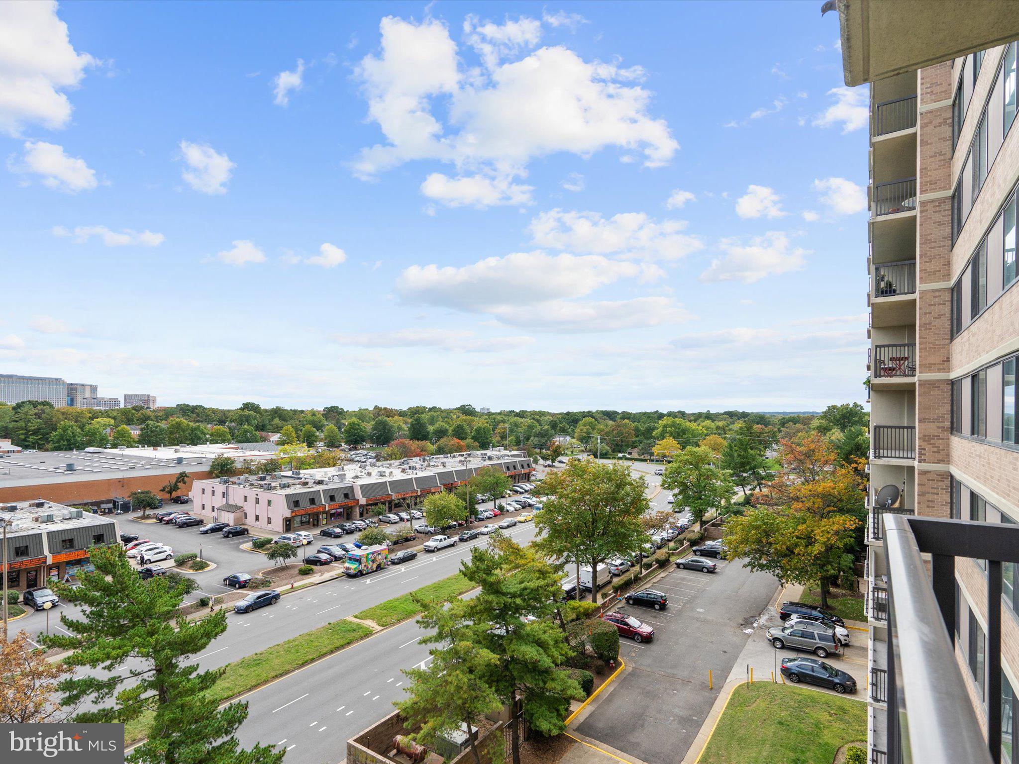 SKYLINE SQUARE CONDO - Residential