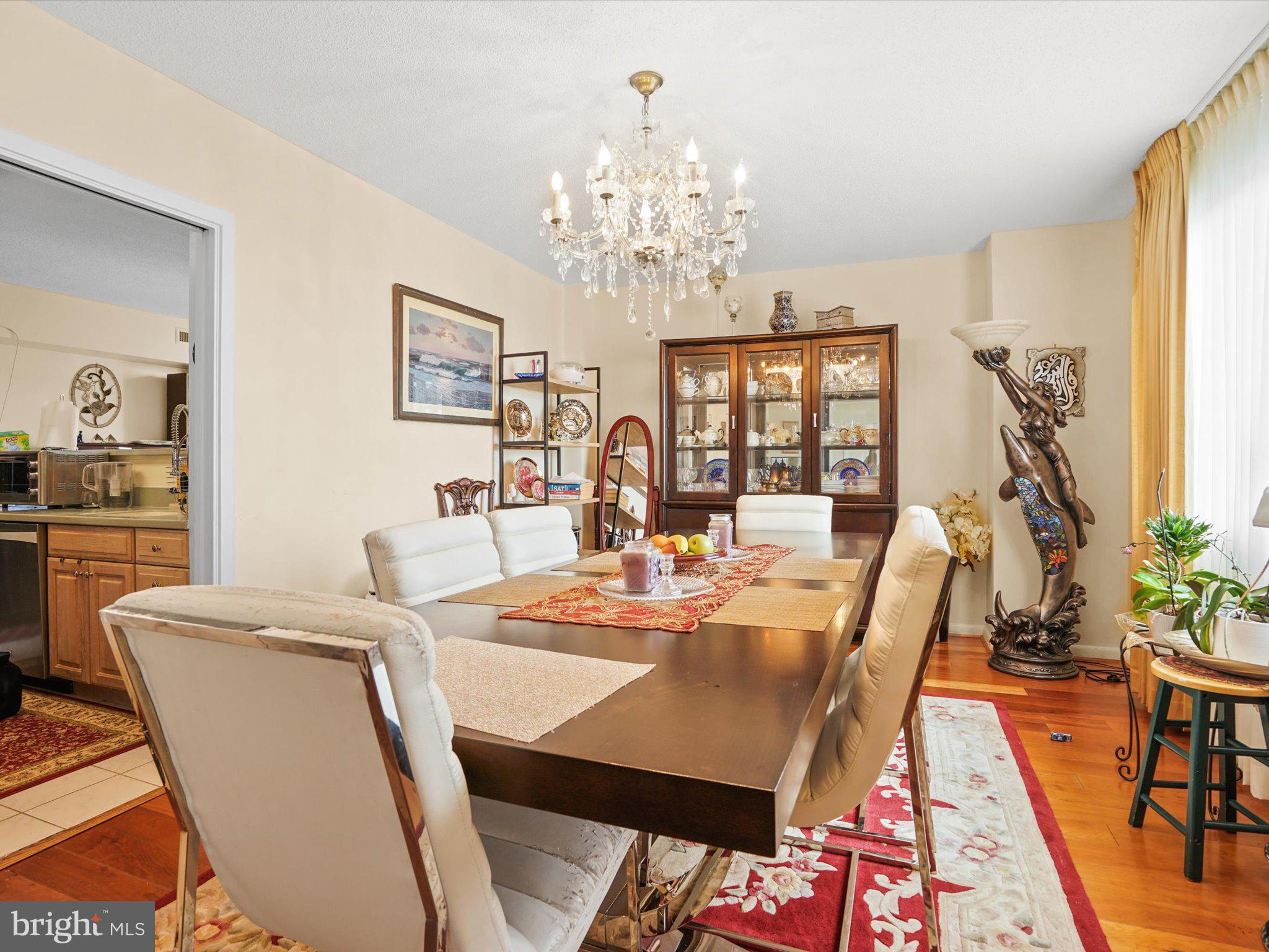 SKYLINE SQUARE CONDO - Residential