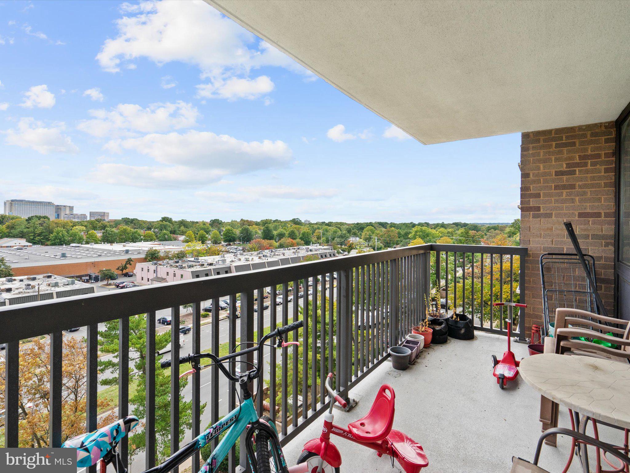 SKYLINE SQUARE CONDO - Residential