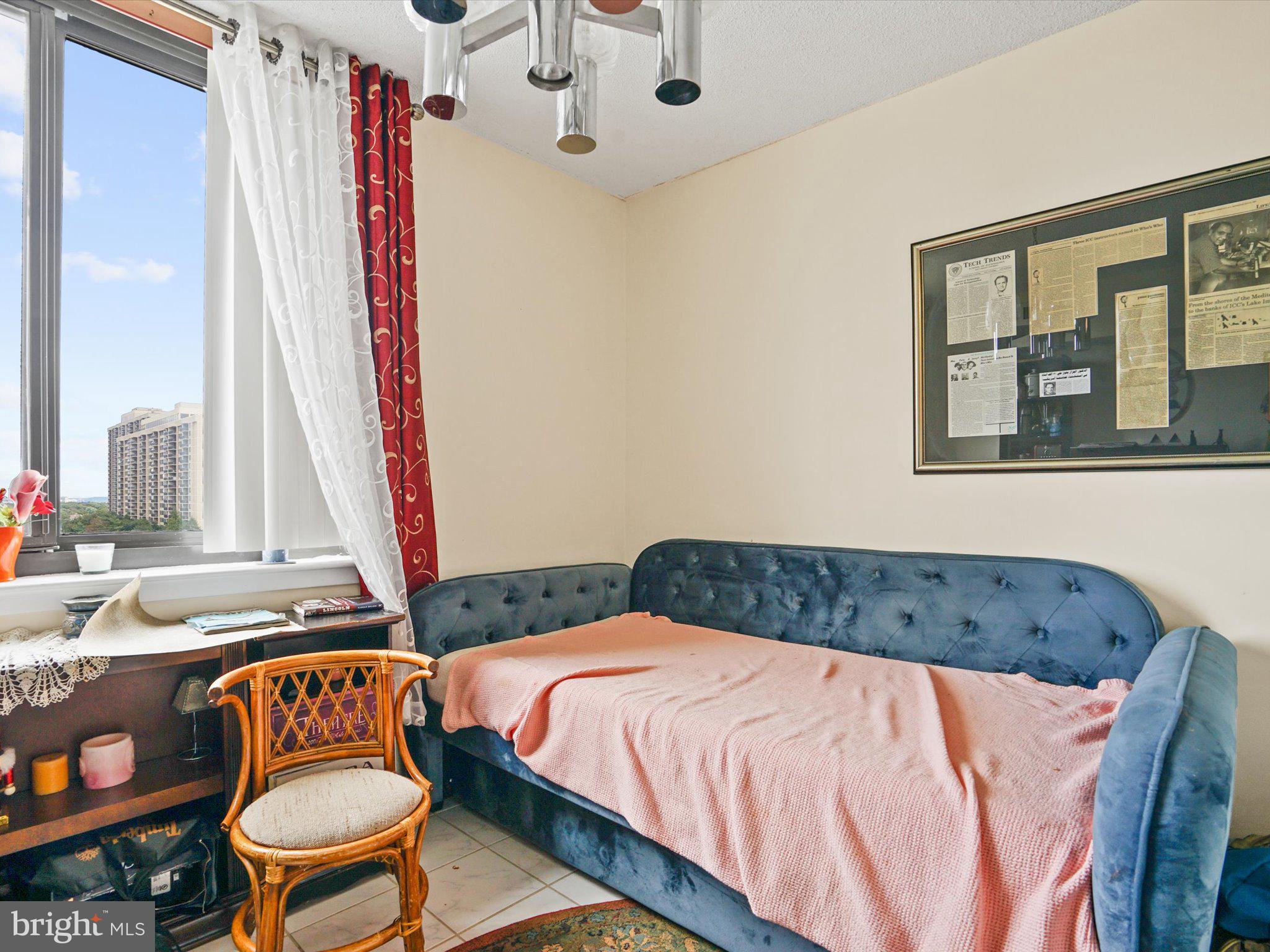 SKYLINE SQUARE CONDO - Residential